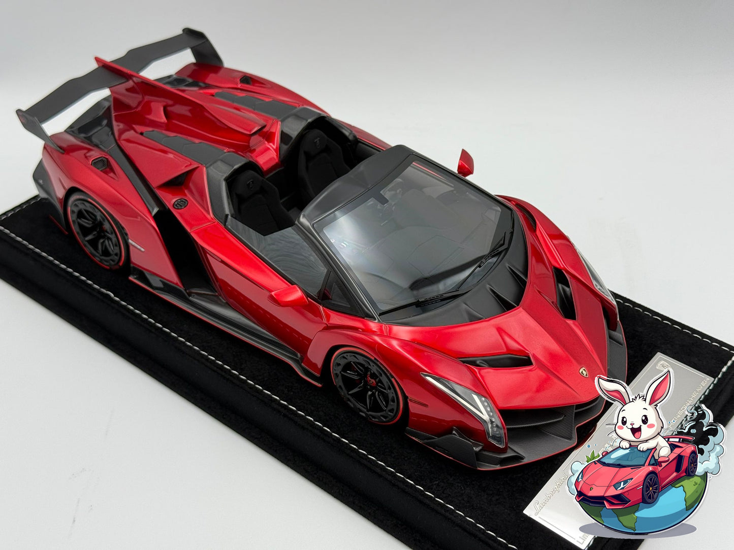 Henson & Heaven 1:18 Lamborghini Veneno Roadster (Launch Configuration)