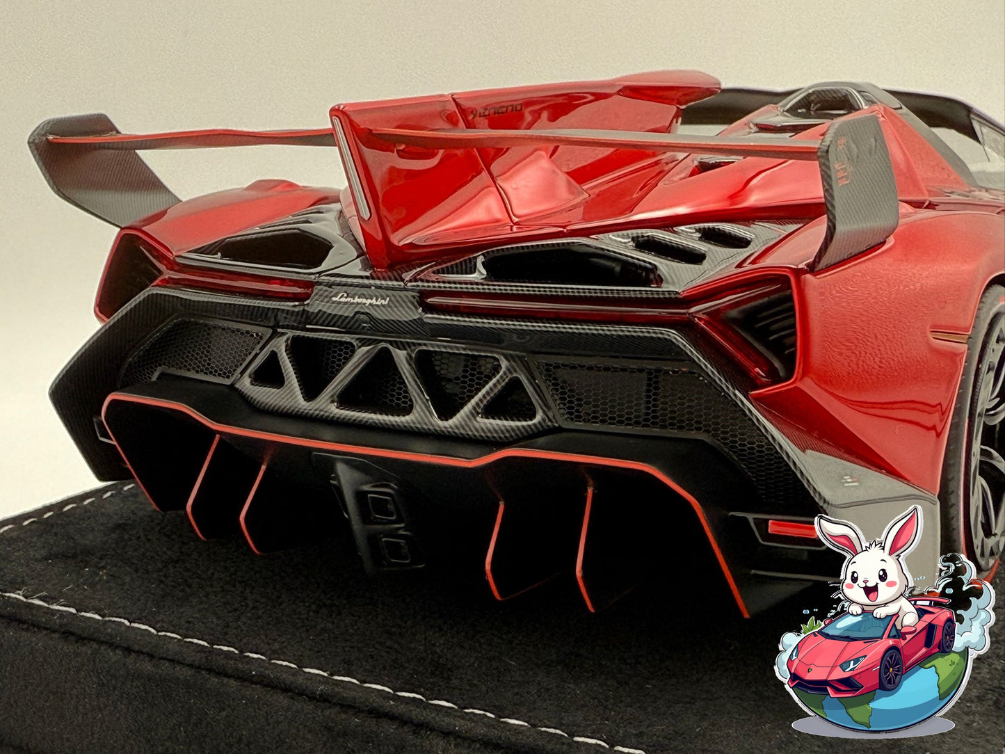 Henson & Heaven 1:18 Lamborghini Veneno Roadster (Launch Configuration)