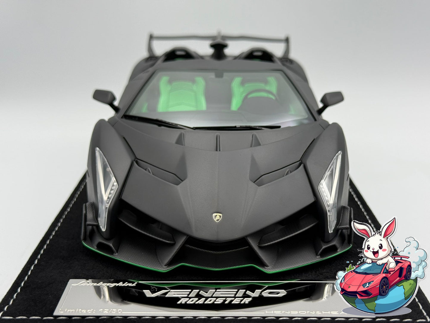 Henson & Heaven 1:18 Lamborghini Veneno Roadster (Macau Show - Matte Black/Green)
