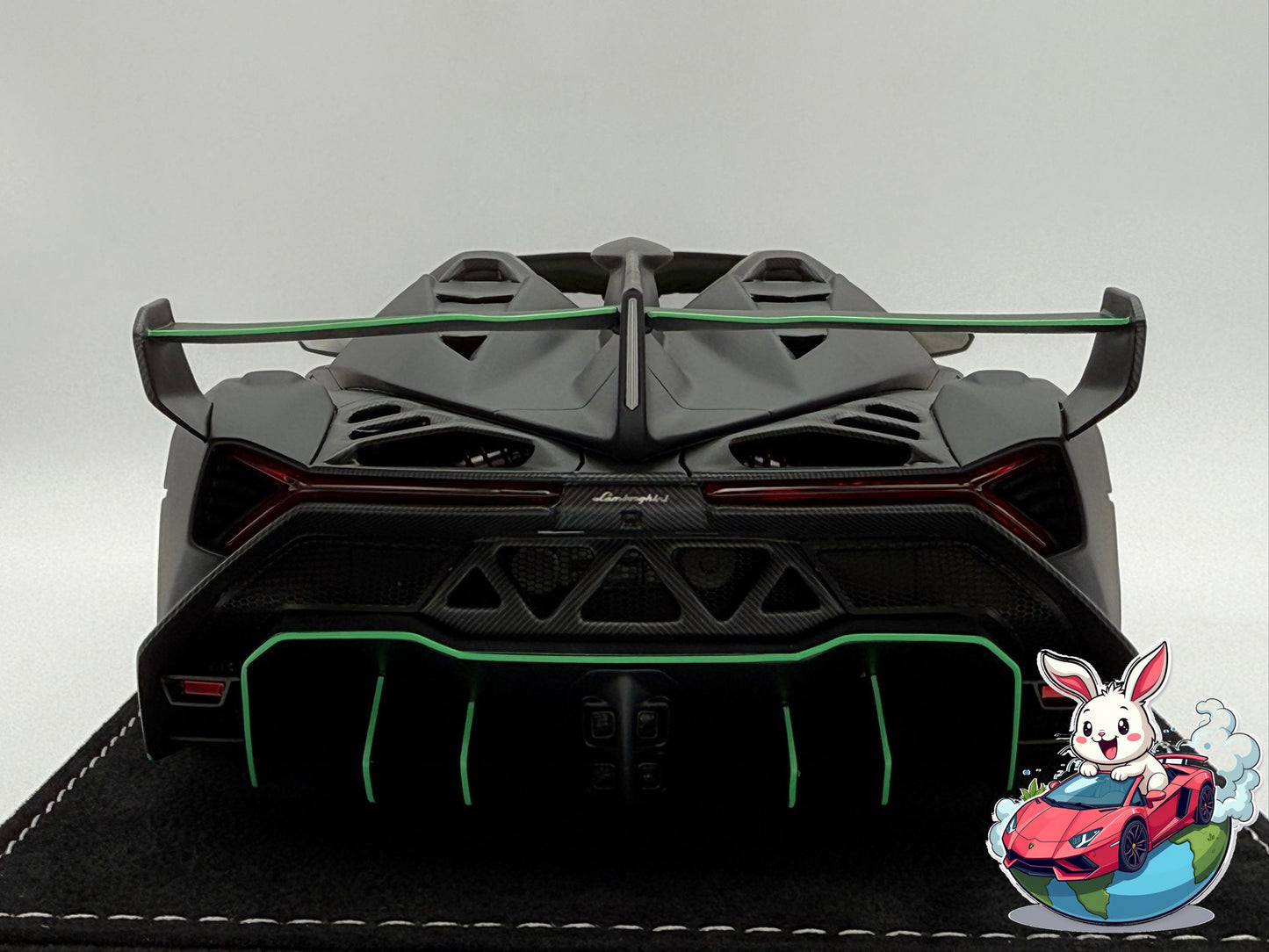Henson & Heaven 1:18 Lamborghini Veneno Roadster (Macau Show - Matte Black/Green)