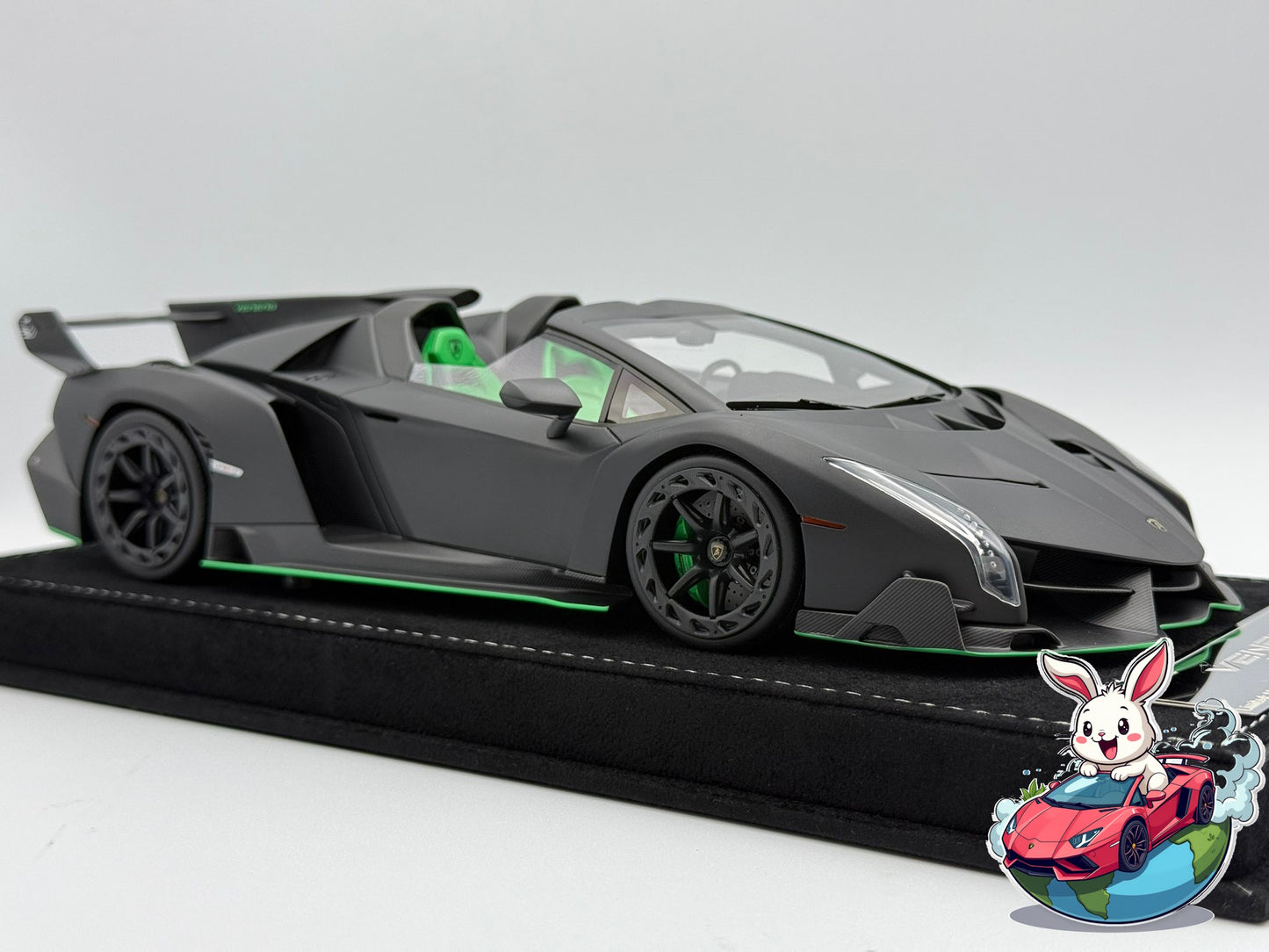 Henson & Heaven 1:18 Lamborghini Veneno Roadster (Macau Show - Matte Black/Green)