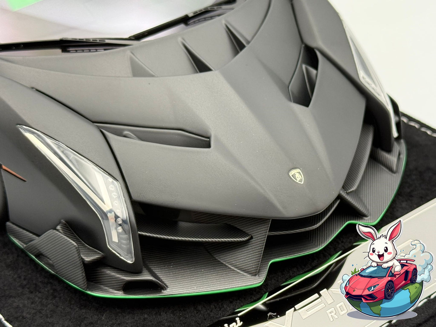 Henson & Heaven 1:18 Lamborghini Veneno Roadster (Macau Show - Matte Black/Green)