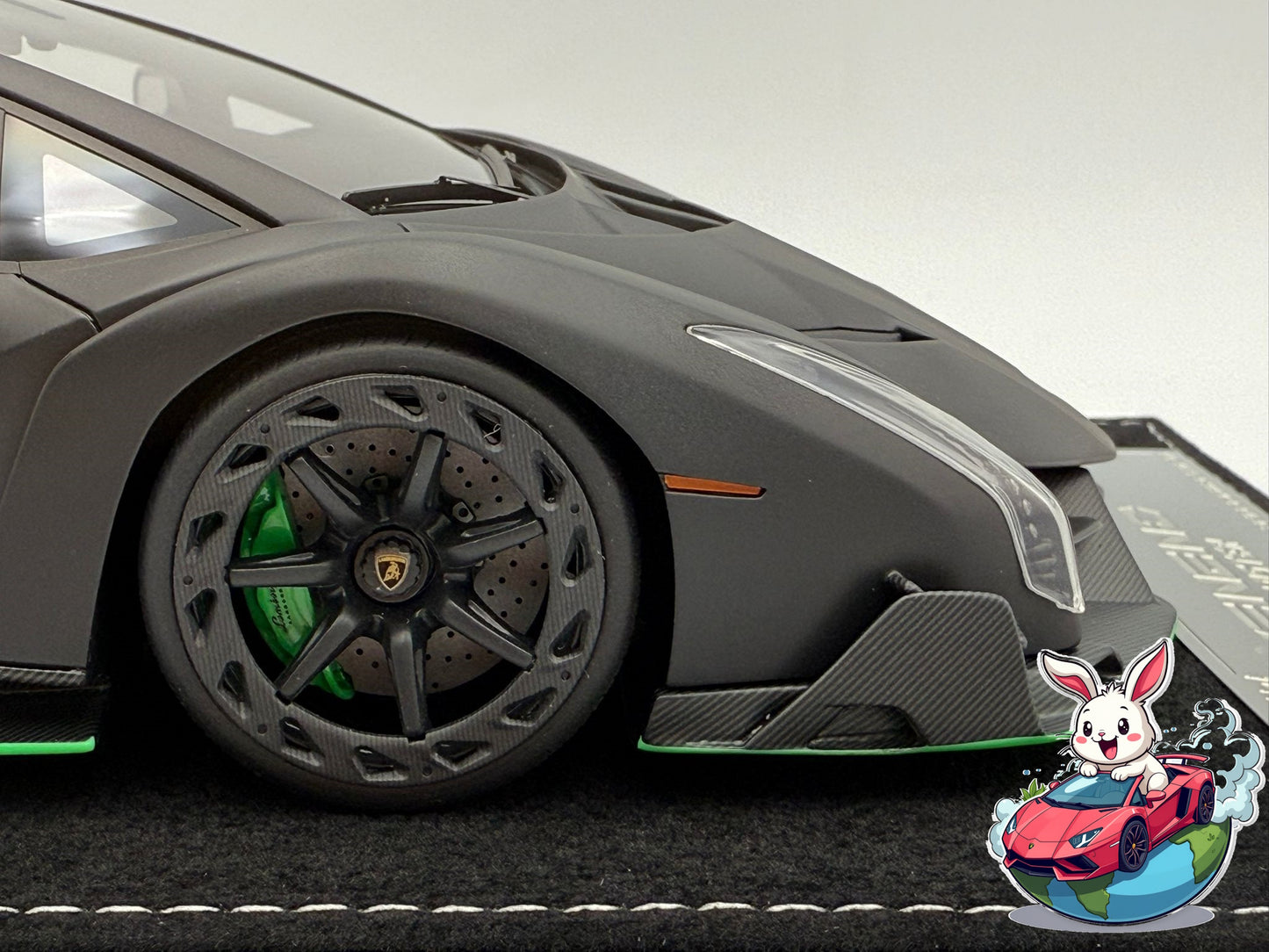 Henson & Heaven 1:18 Lamborghini Veneno Roadster (Macau Show - Matte Black/Green)