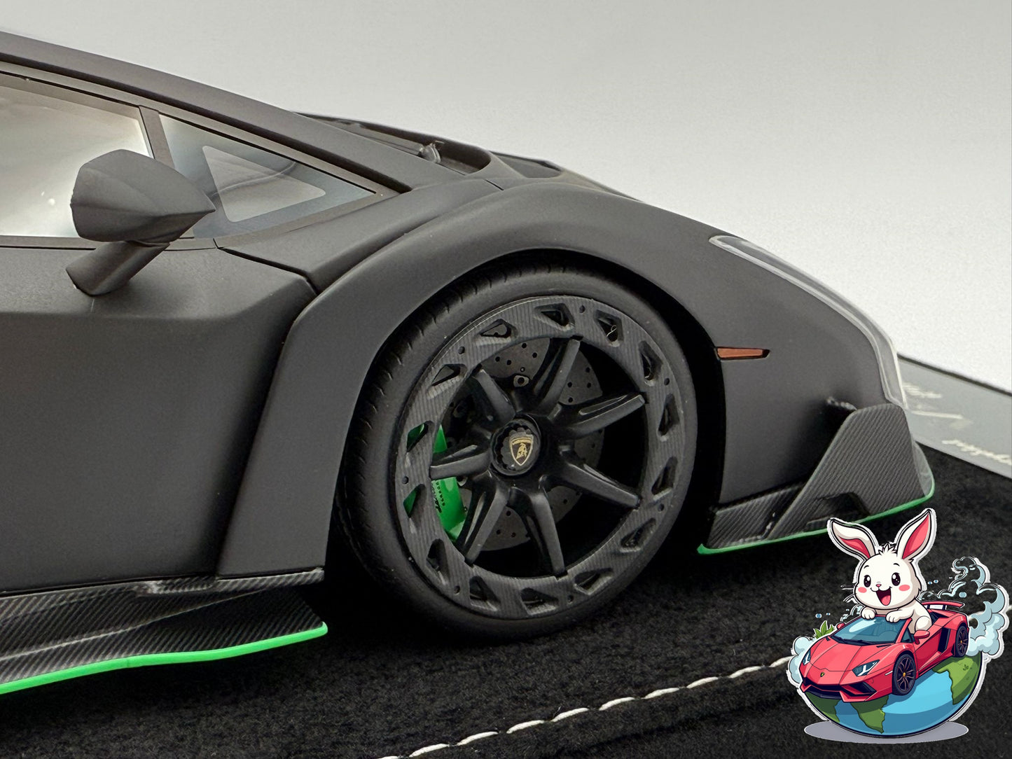 Henson & Heaven 1:18 Lamborghini Veneno Roadster (Macau Show - Matte Black/Green)