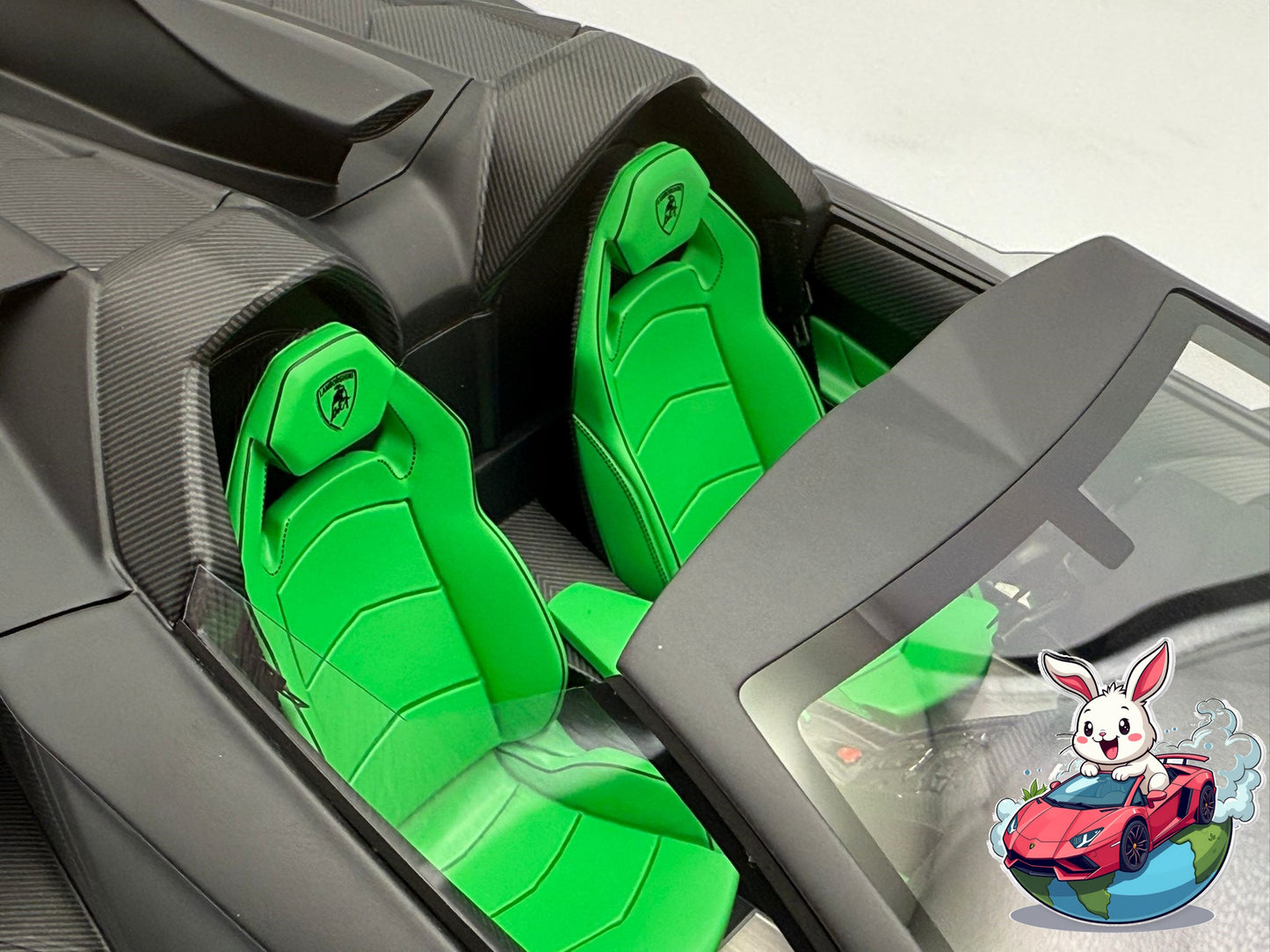 Henson & Heaven 1:18 Lamborghini Veneno Roadster (Macau Show - Matte Black/Green)