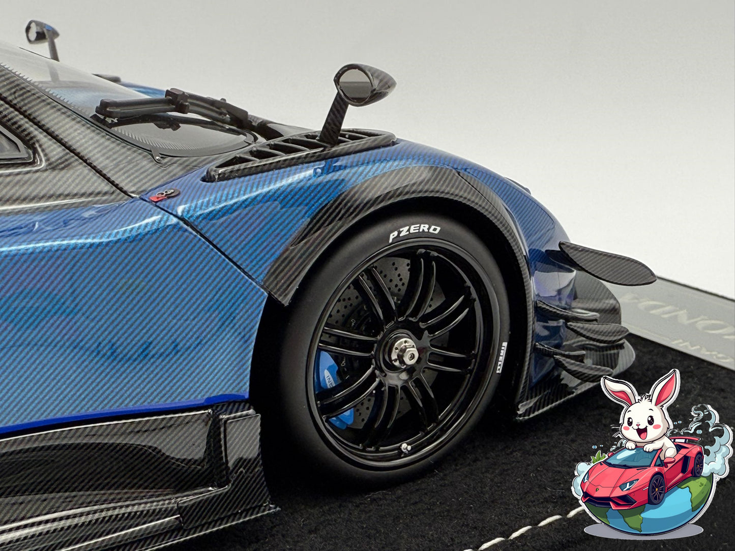 Henson & Heaven 1:18 Pagani Zonda Revolucion (Blue Carbon)