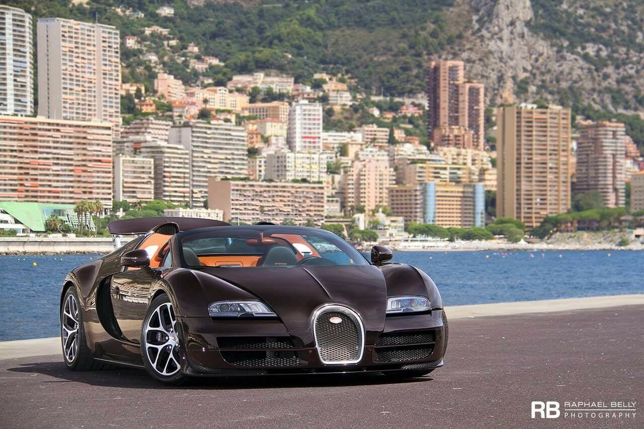 PREORDER 1:18 Bugatti Veyron Grand Sport Vitesse (Brown Carbon Fiber)