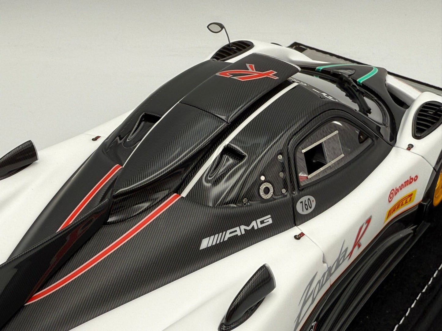 Henson & Heaven 1:18 Pagani Zonda R (White w/ Black Carbon)