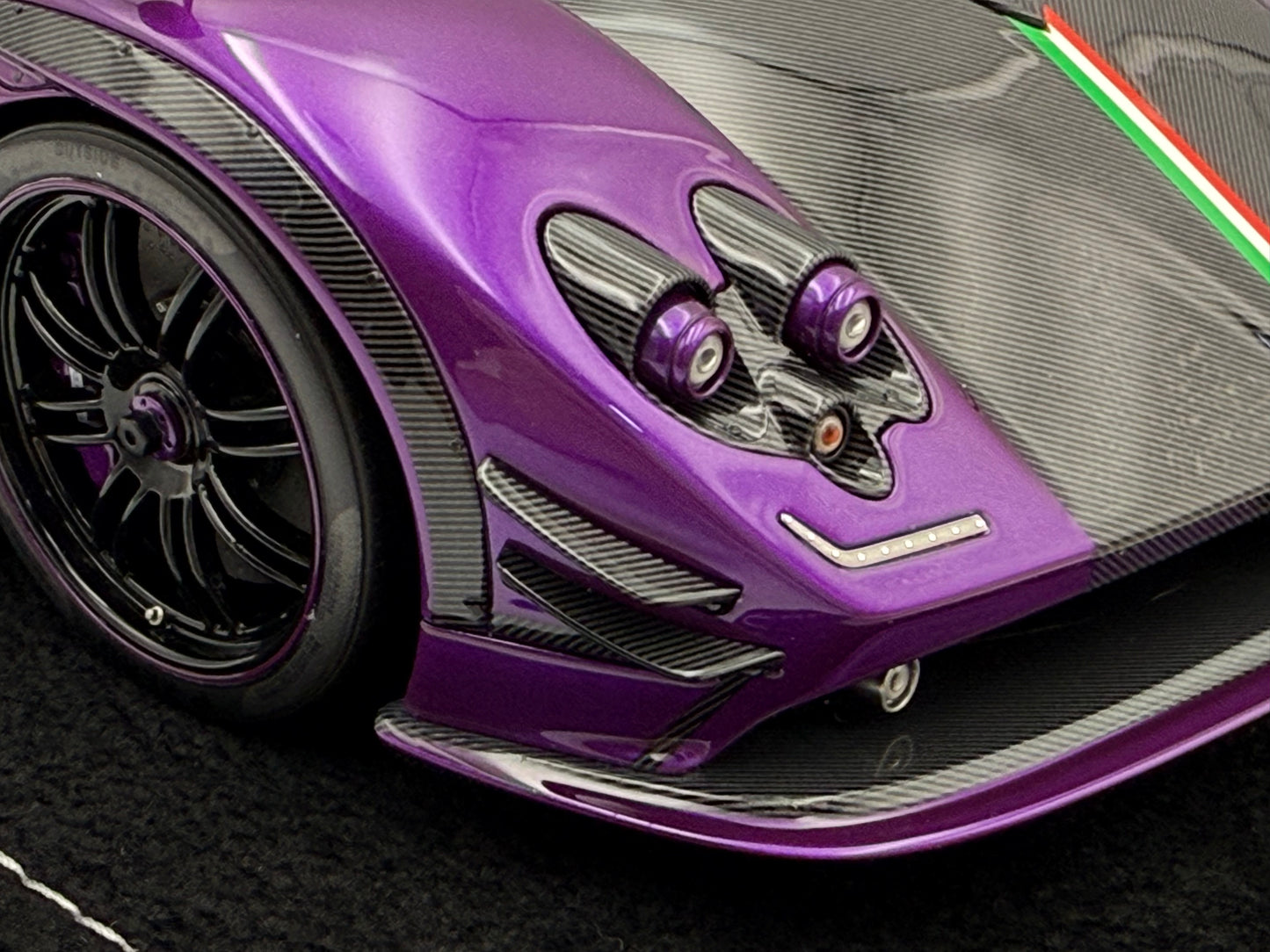 Henson & Heaven 1:18 Pagani Zonda 760 Viola