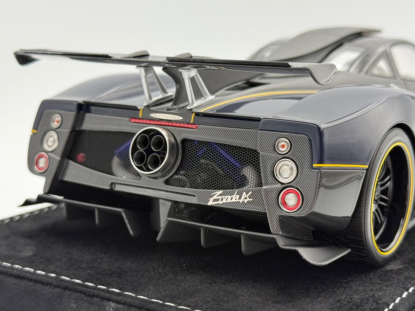 Henson & Heaven 1:18 Pagani Zonda PS II