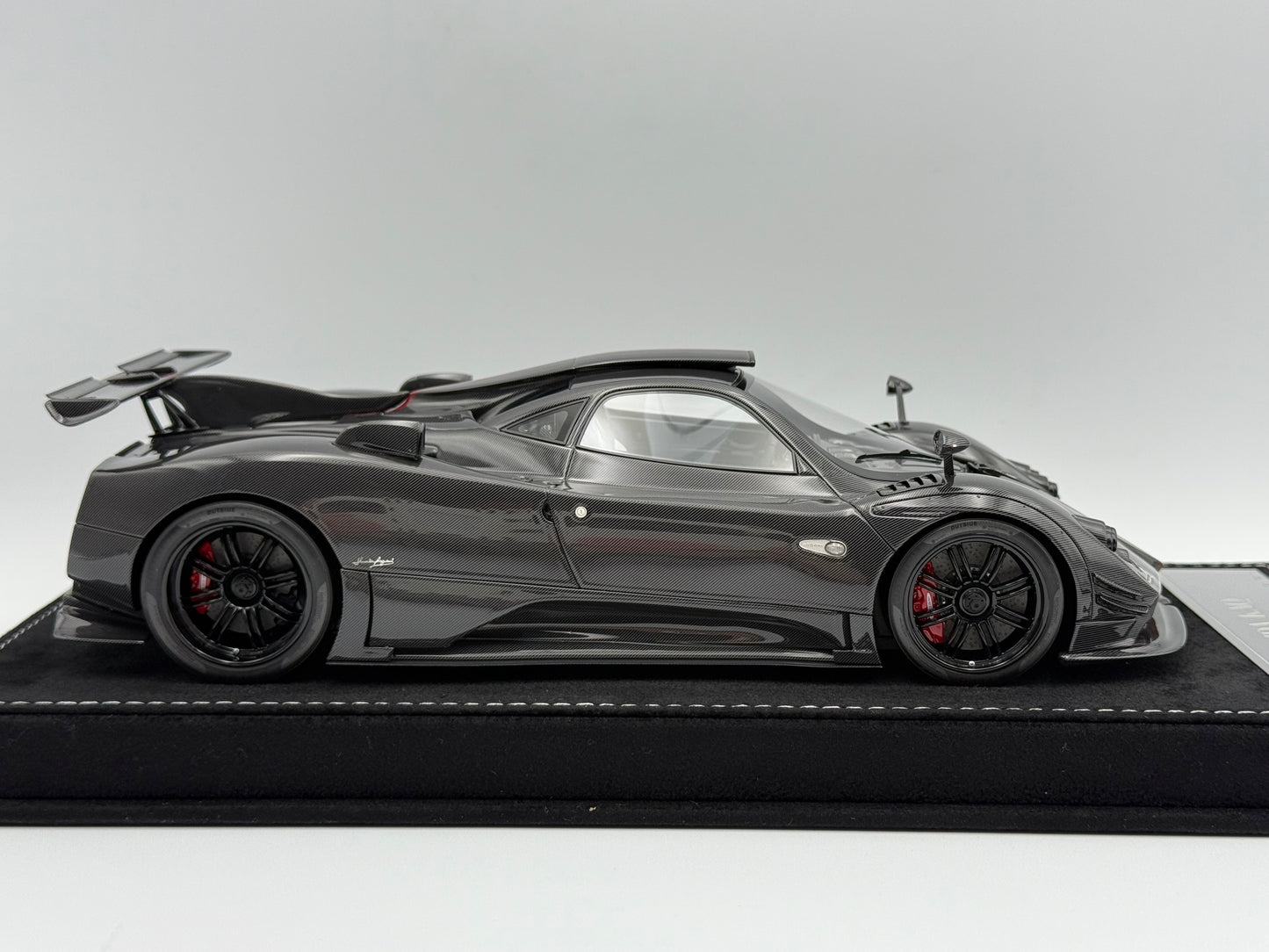Henson & Heaven 1:18 Pagani Zonda KAQ