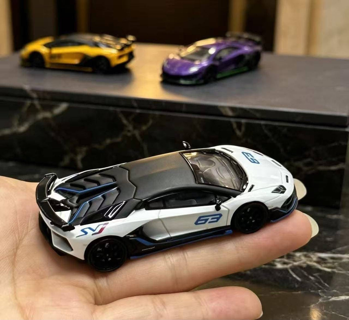 E Model 1:64 Lamborghini Aventador SVJ 63