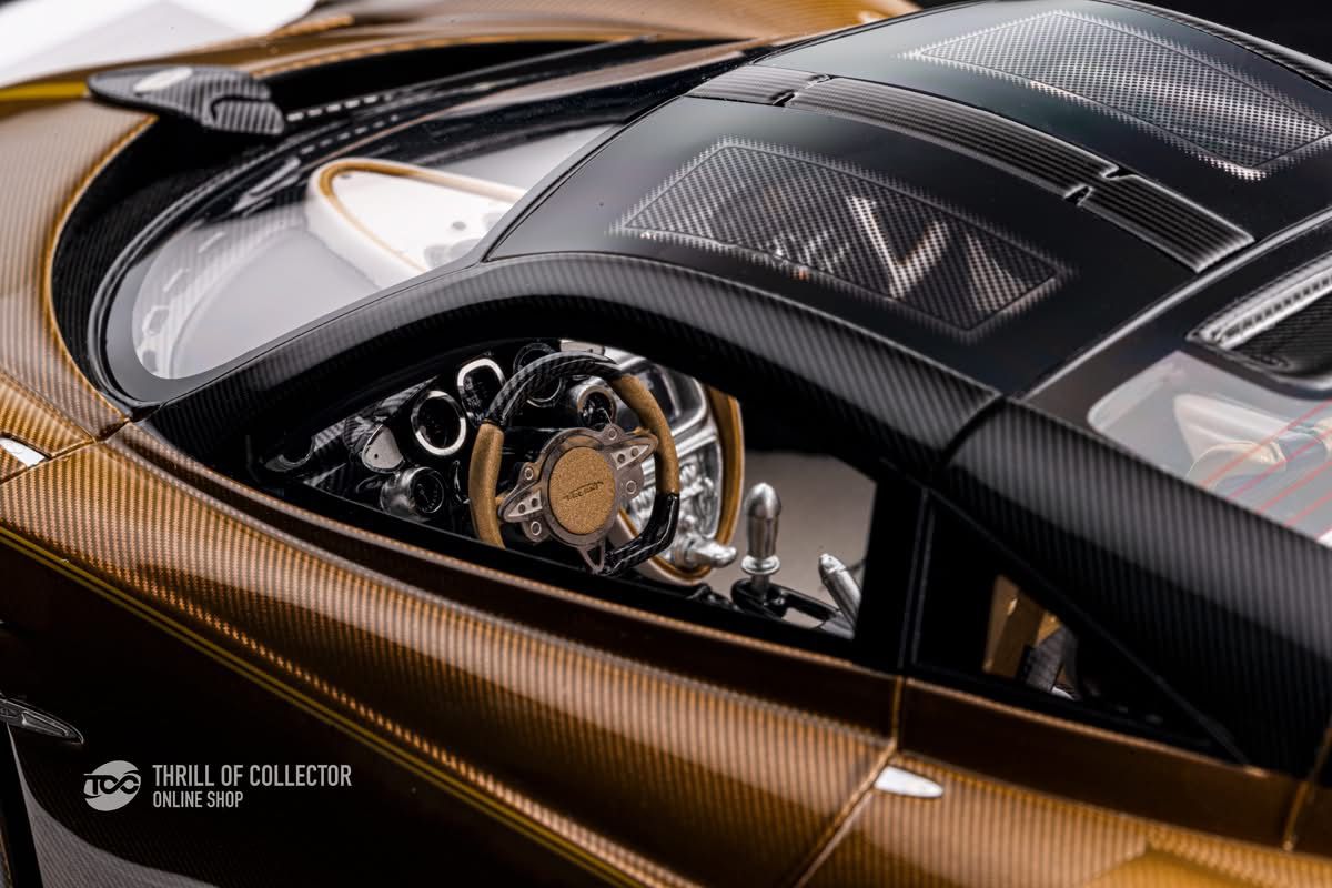 Thrill of Collector x FuelMe 1:18 Pagani Huayra Dinastia (Brown)