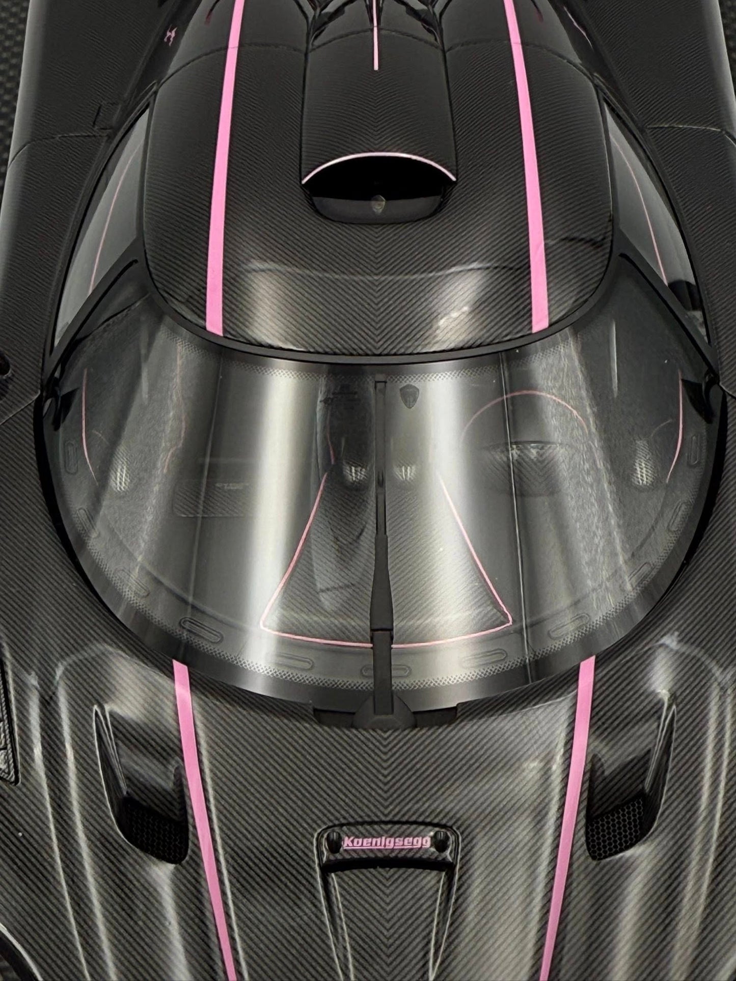 [Consignment Unit] VMB x Miniature Planet 1:18 Koenigsegg One:1 JC (Carbon Fiber/Pink)