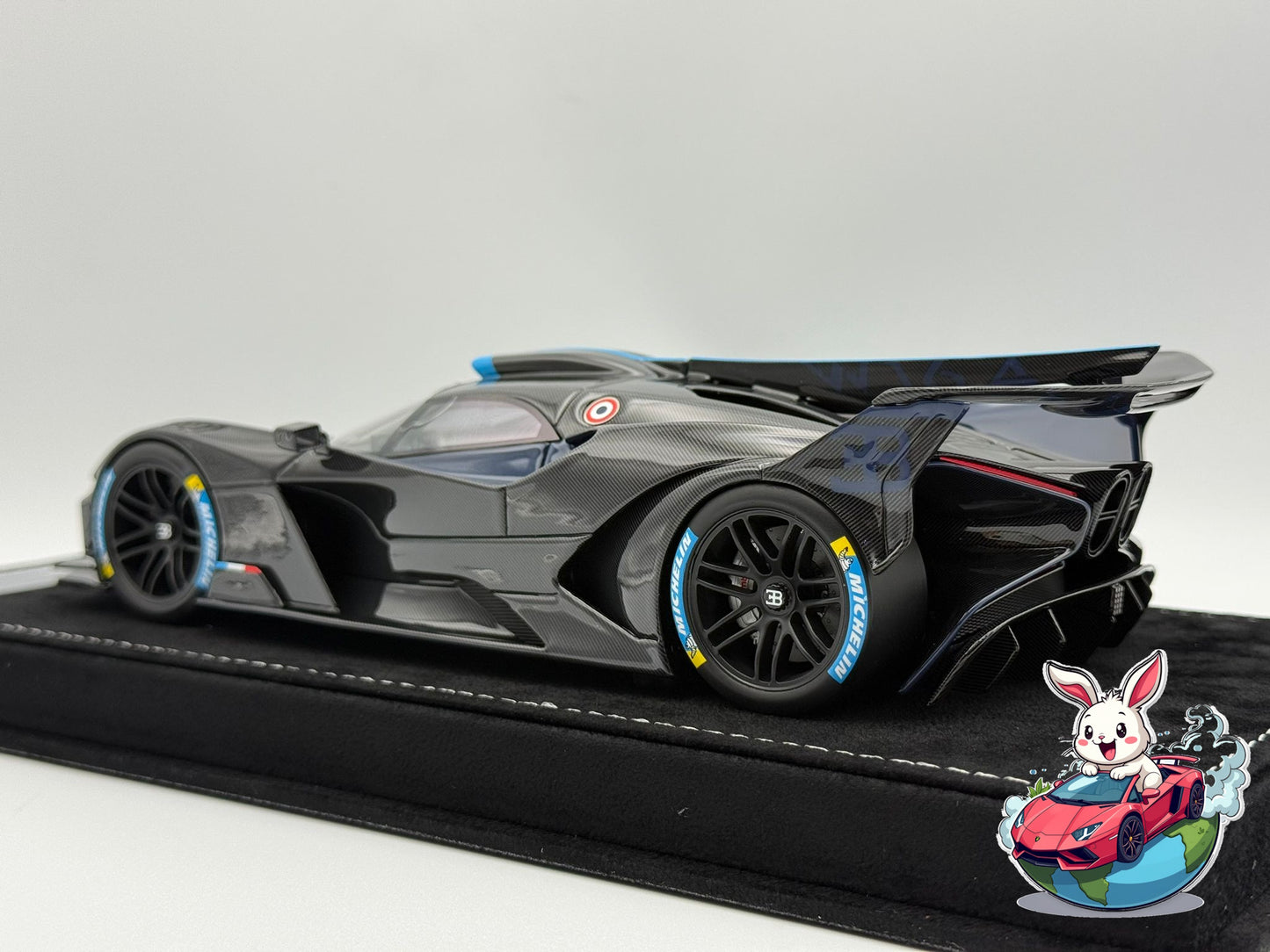 Henson & Heaven 1:18 Bugatti Bolide (Deep Blue/Carbon)