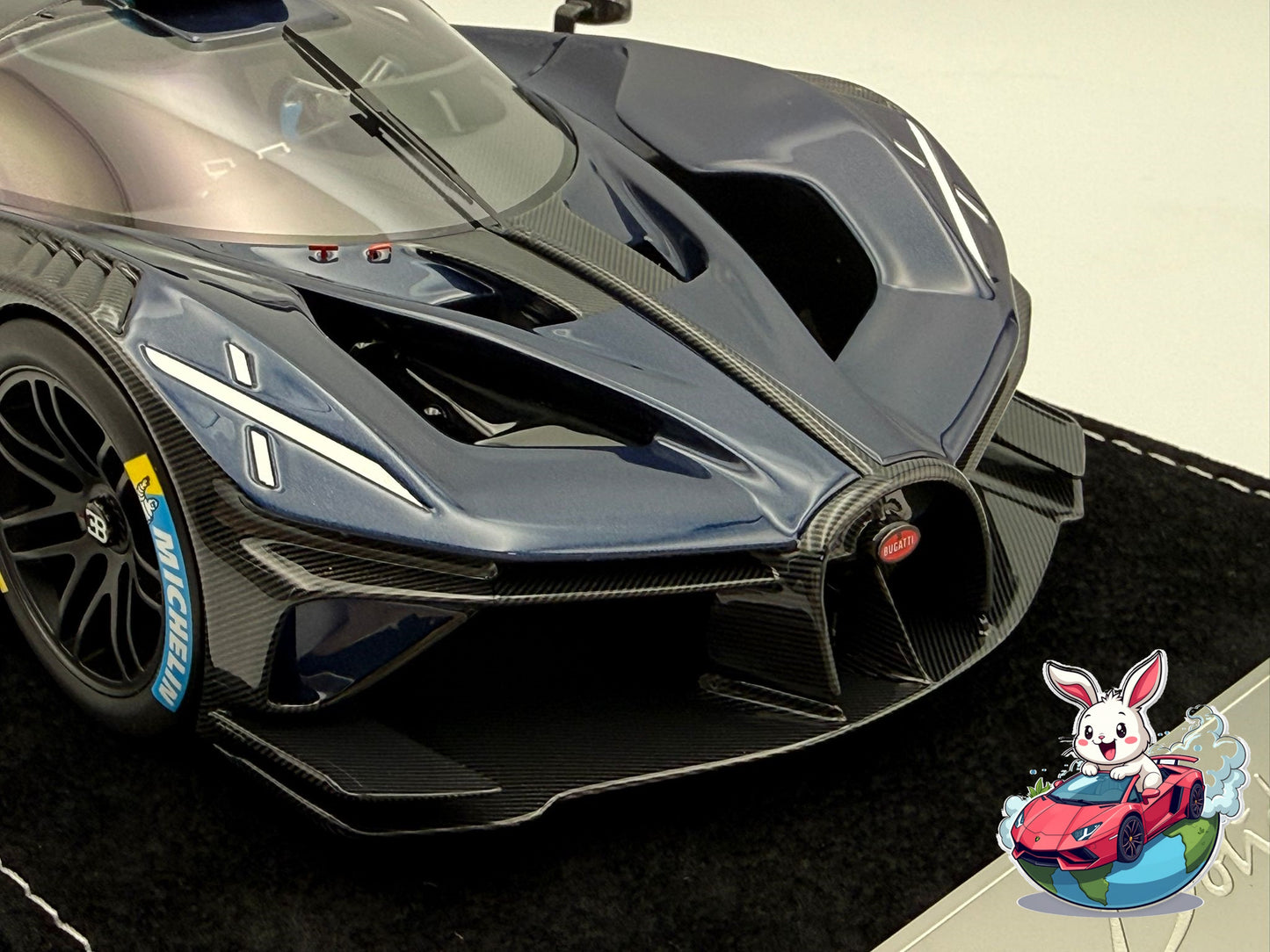 Henson & Heaven 1:18 Bugatti Bolide (Deep Blue/Carbon)