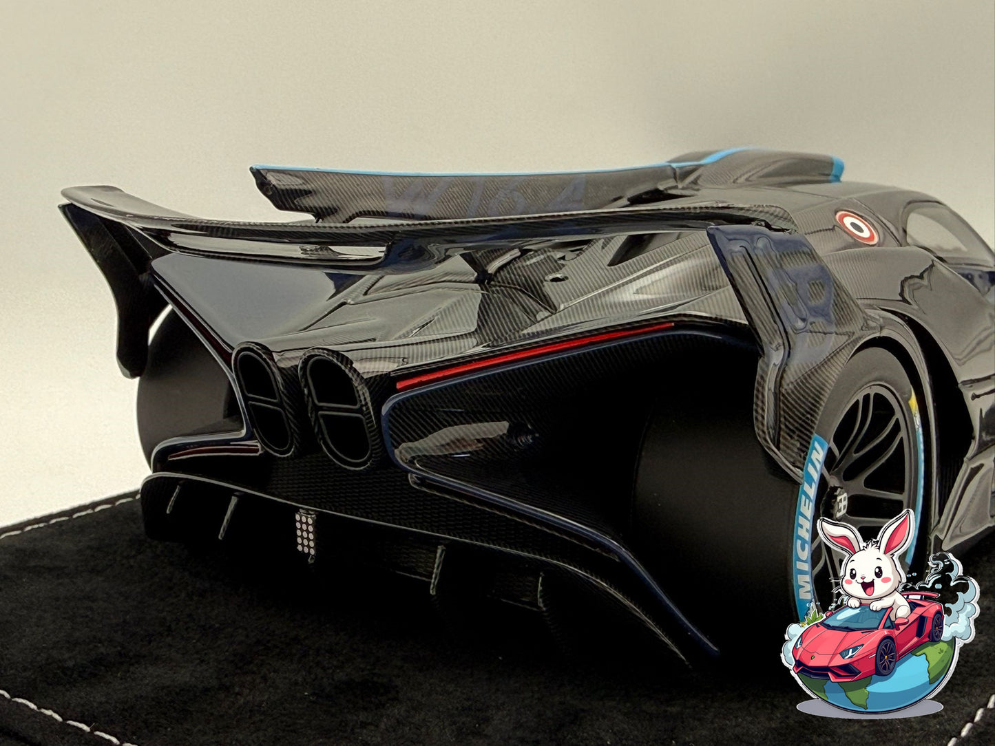 Henson & Heaven 1:18 Bugatti Bolide (Deep Blue/Carbon)