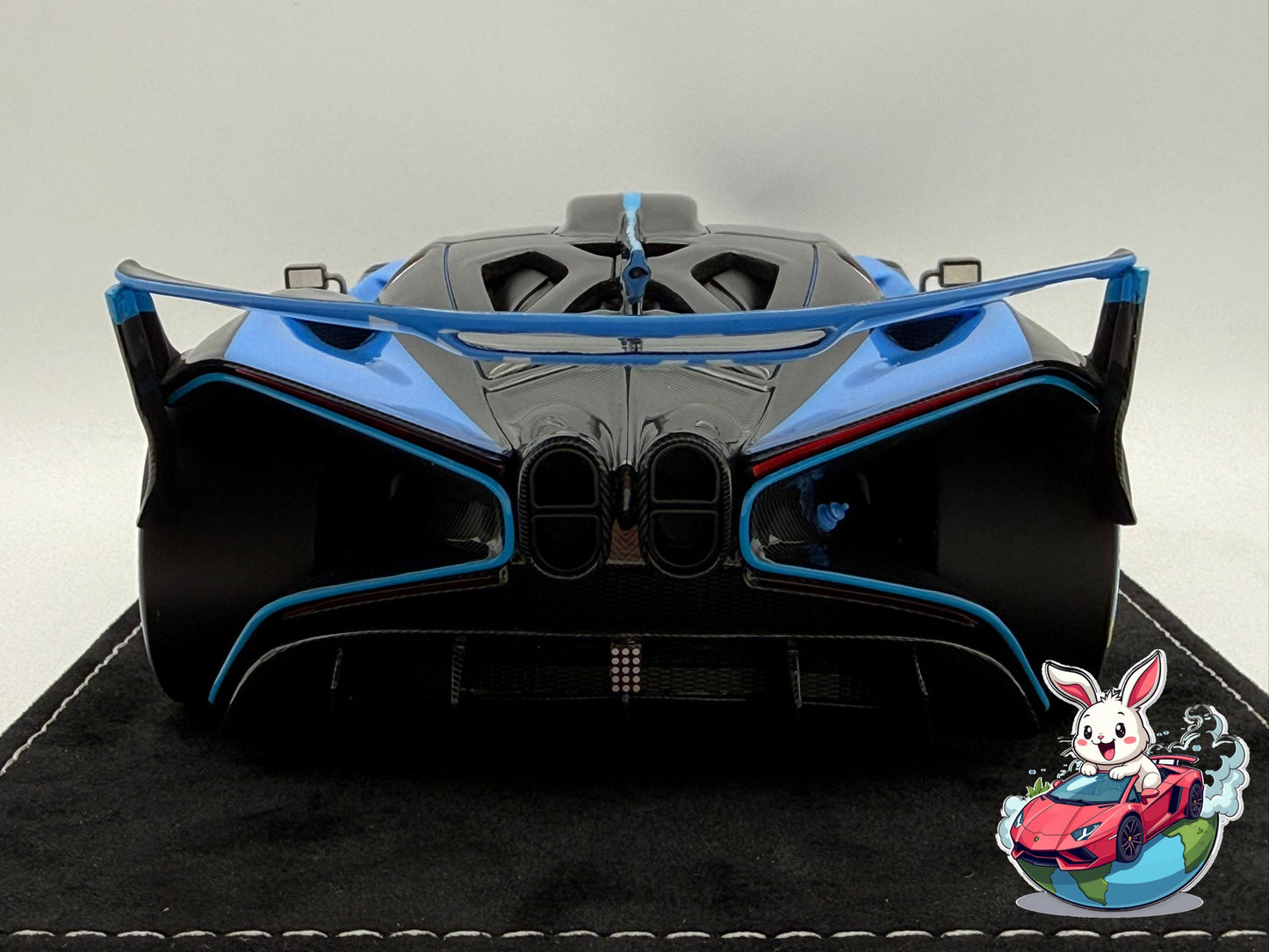 Henson & Heaven 1:18 Bugatti Bolide (French Blue/Black Carbon)