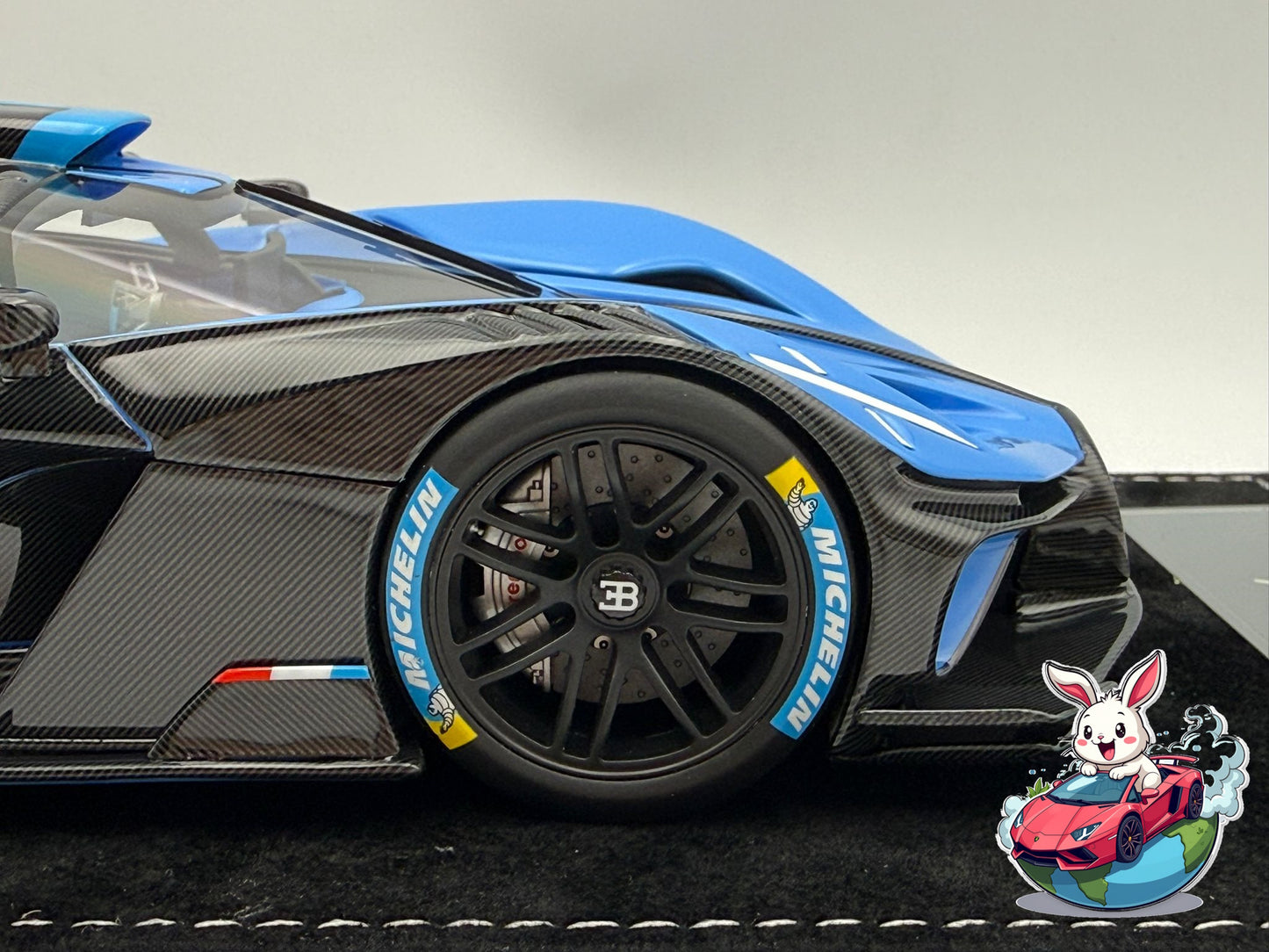 Henson & Heaven 1:18 Bugatti Bolide (French Blue/Black Carbon)