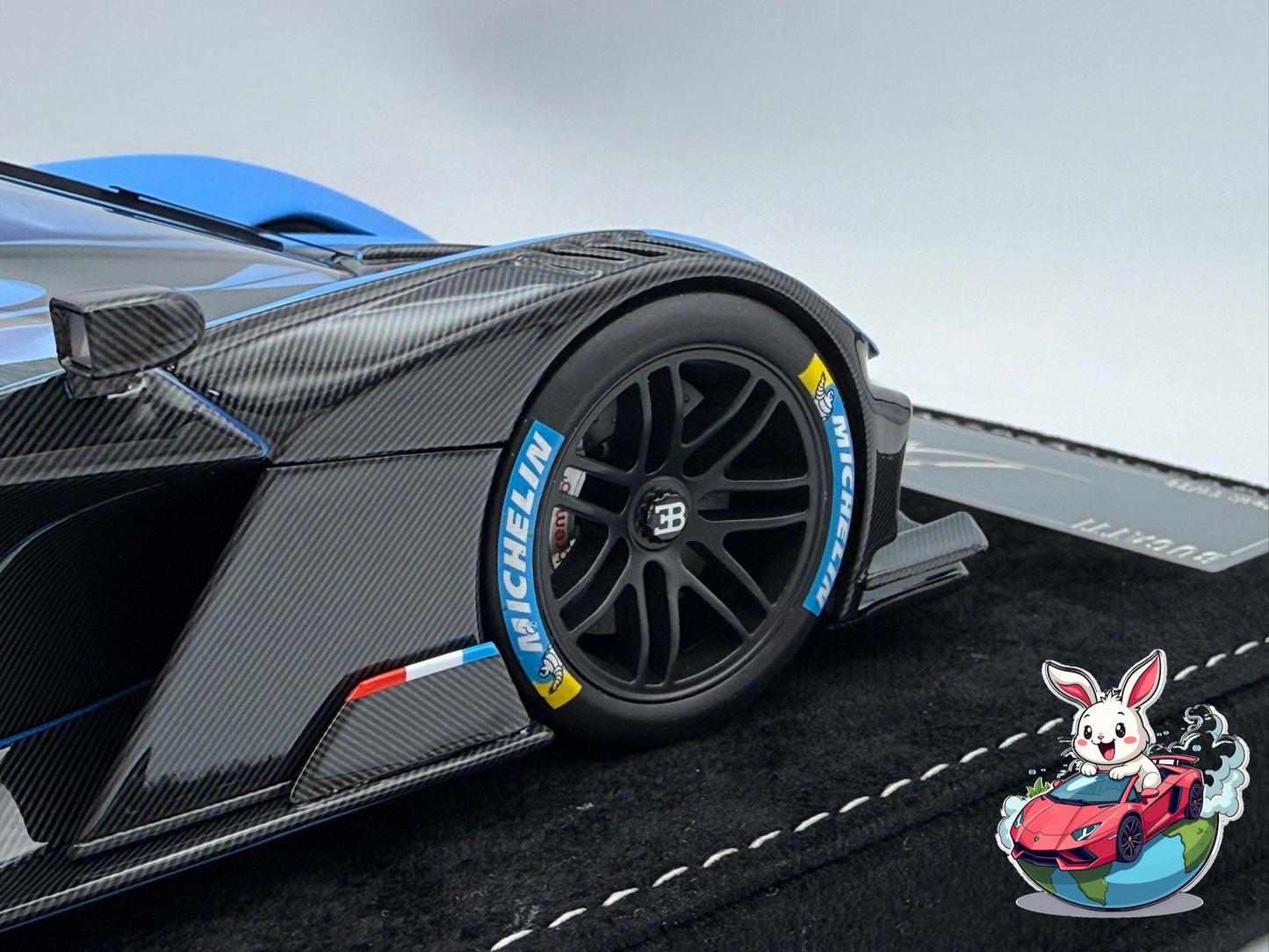 Henson & Heaven 1:18 Bugatti Bolide (French Blue/Black Carbon)