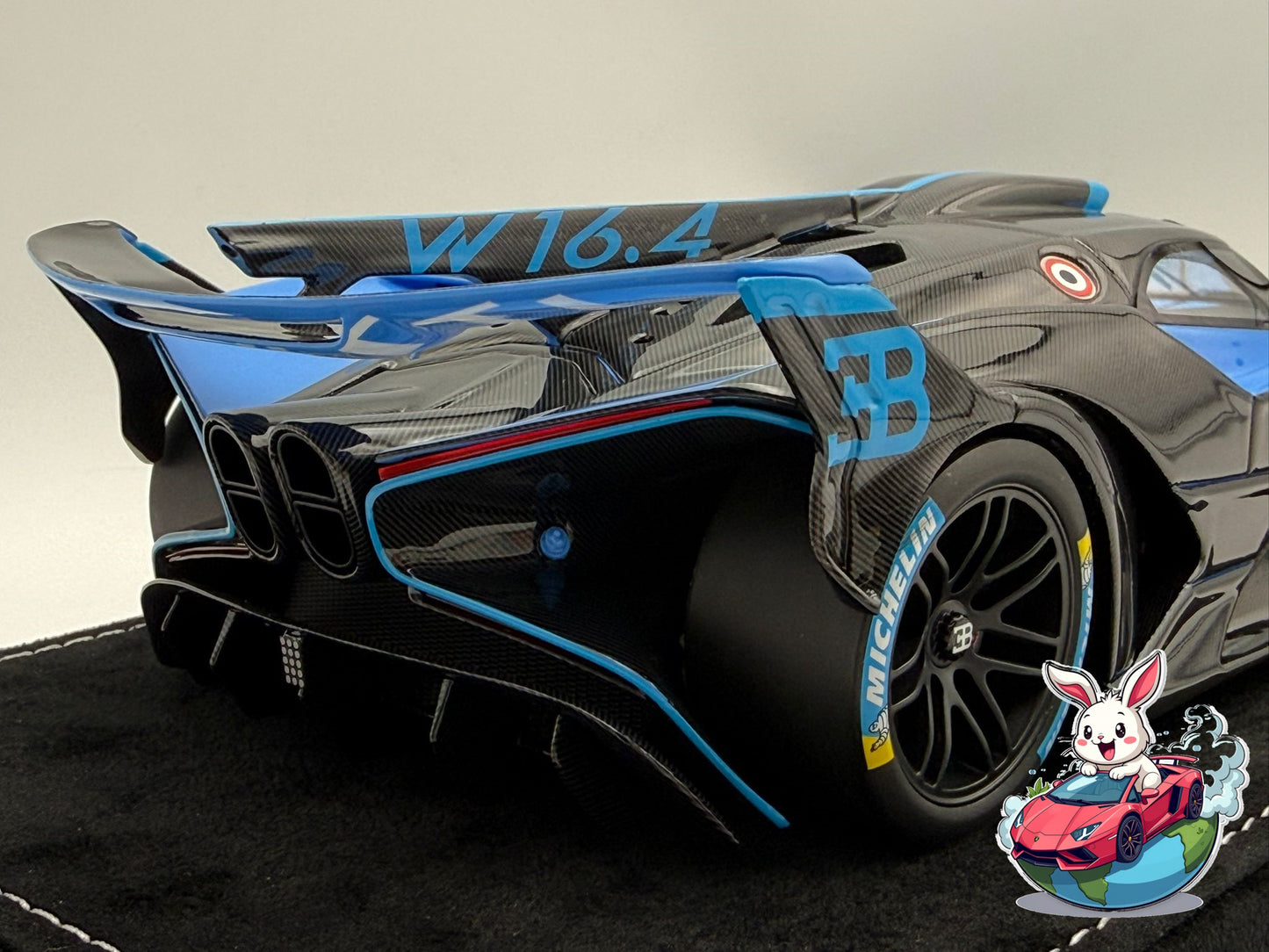 Henson & Heaven 1:18 Bugatti Bolide (French Blue/Black Carbon)