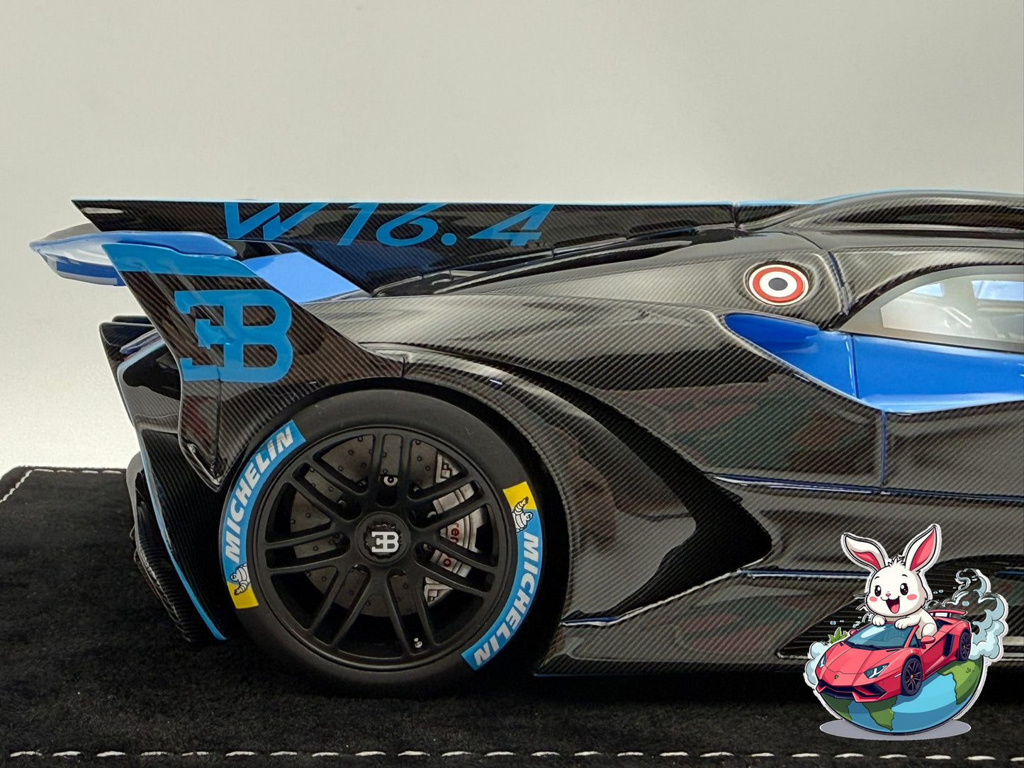 Henson & Heaven 1:18 Bugatti Bolide (French Blue/Black Carbon)