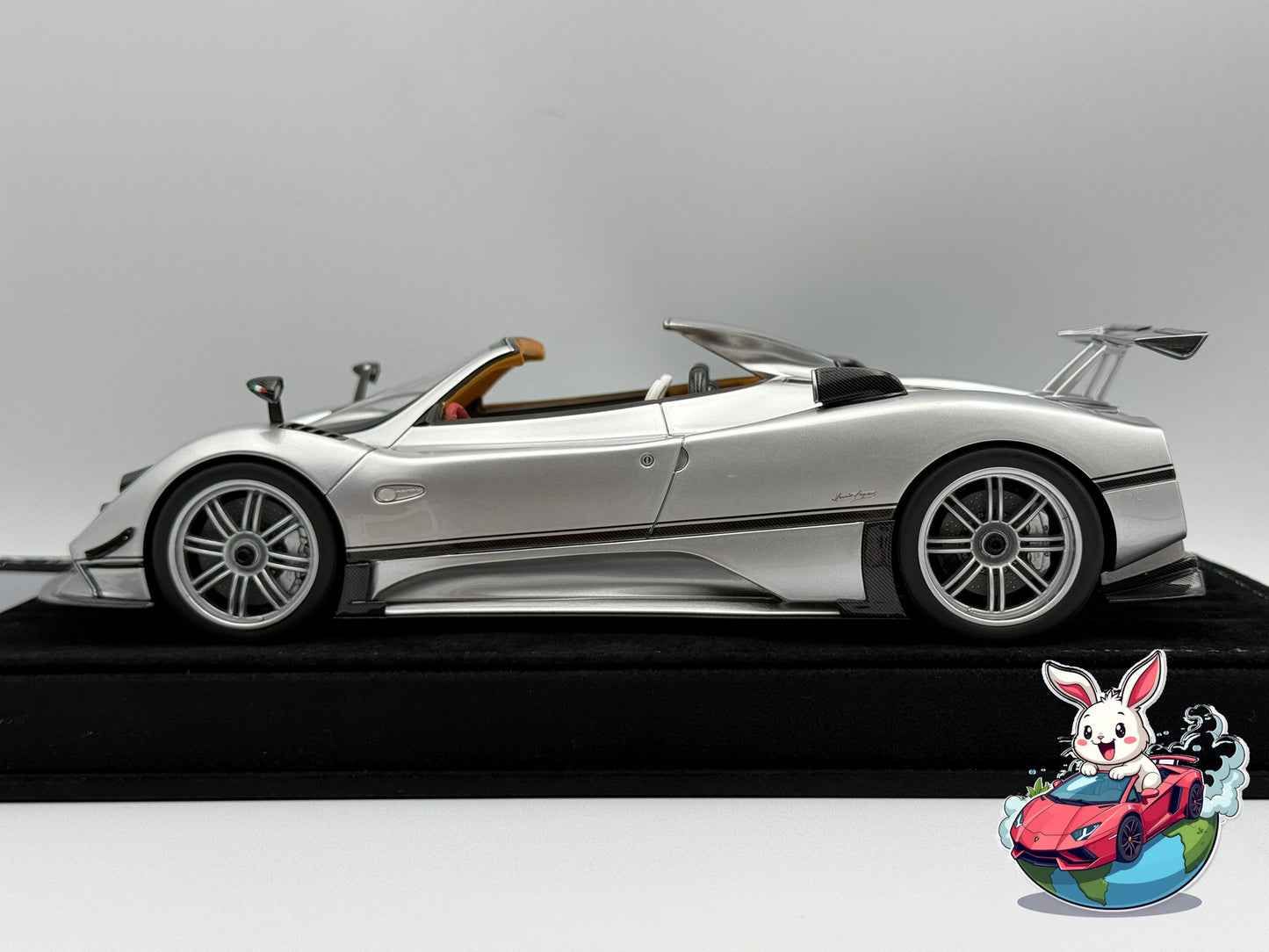Henson & Heaven 1:18 Pagani Zonda Cinque Roadster (Liquid Silver)