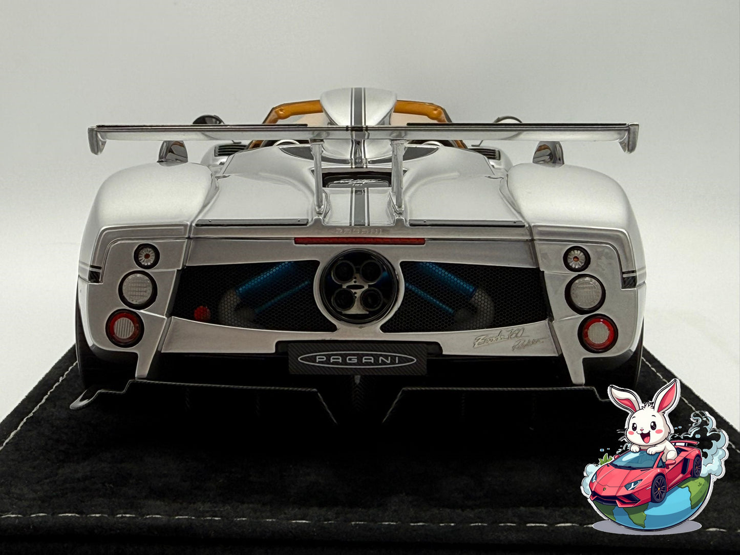 Henson & Heaven 1:18 Pagani Zonda Cinque Roadster (Liquid Silver)