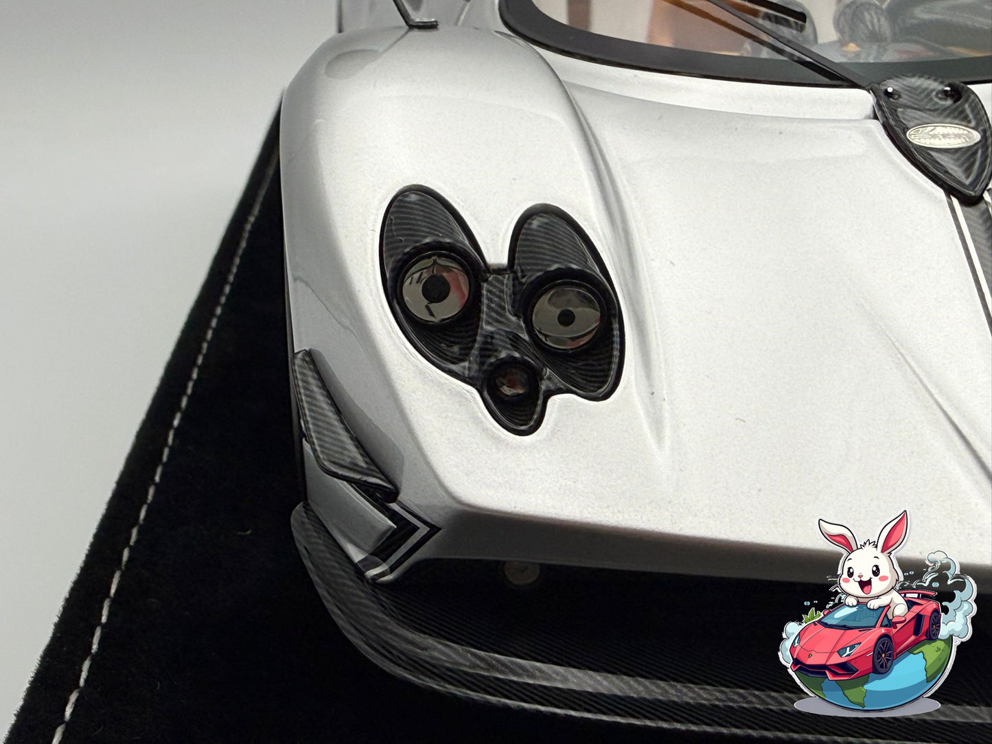 Henson & Heaven 1:18 Pagani Zonda Cinque Roadster (Liquid Silver)