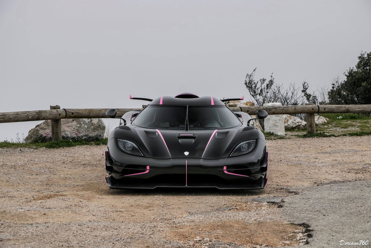PRE-ORDER VMB 1:18 Koenigsegg One:1 JC (Carbon/Pink) - Exclusive Model