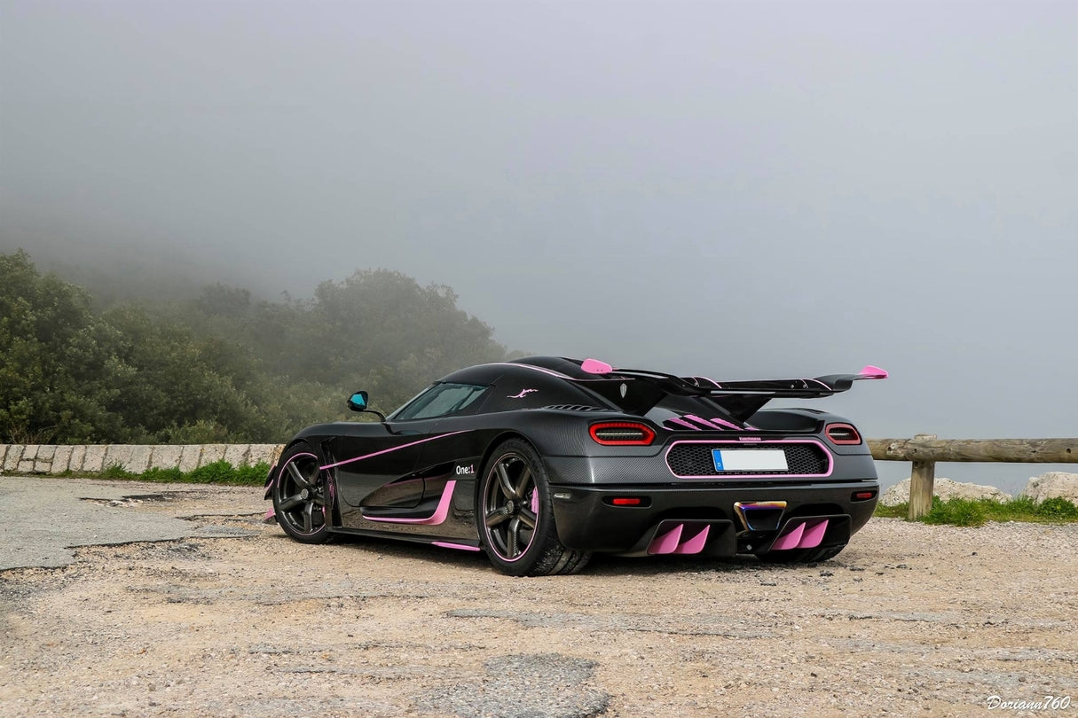 PRE-ORDER VMB 1:18 Koenigsegg One:1 JC (Carbon/Pink) - Exclusive Model