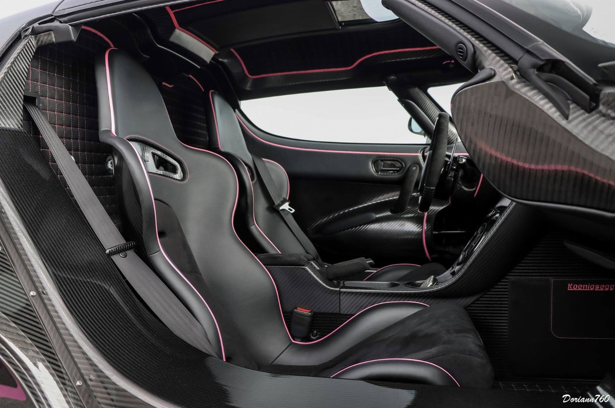 PRE-ORDER VMB 1:18 Koenigsegg One:1 JC (Carbon/Pink) - Exclusive Model