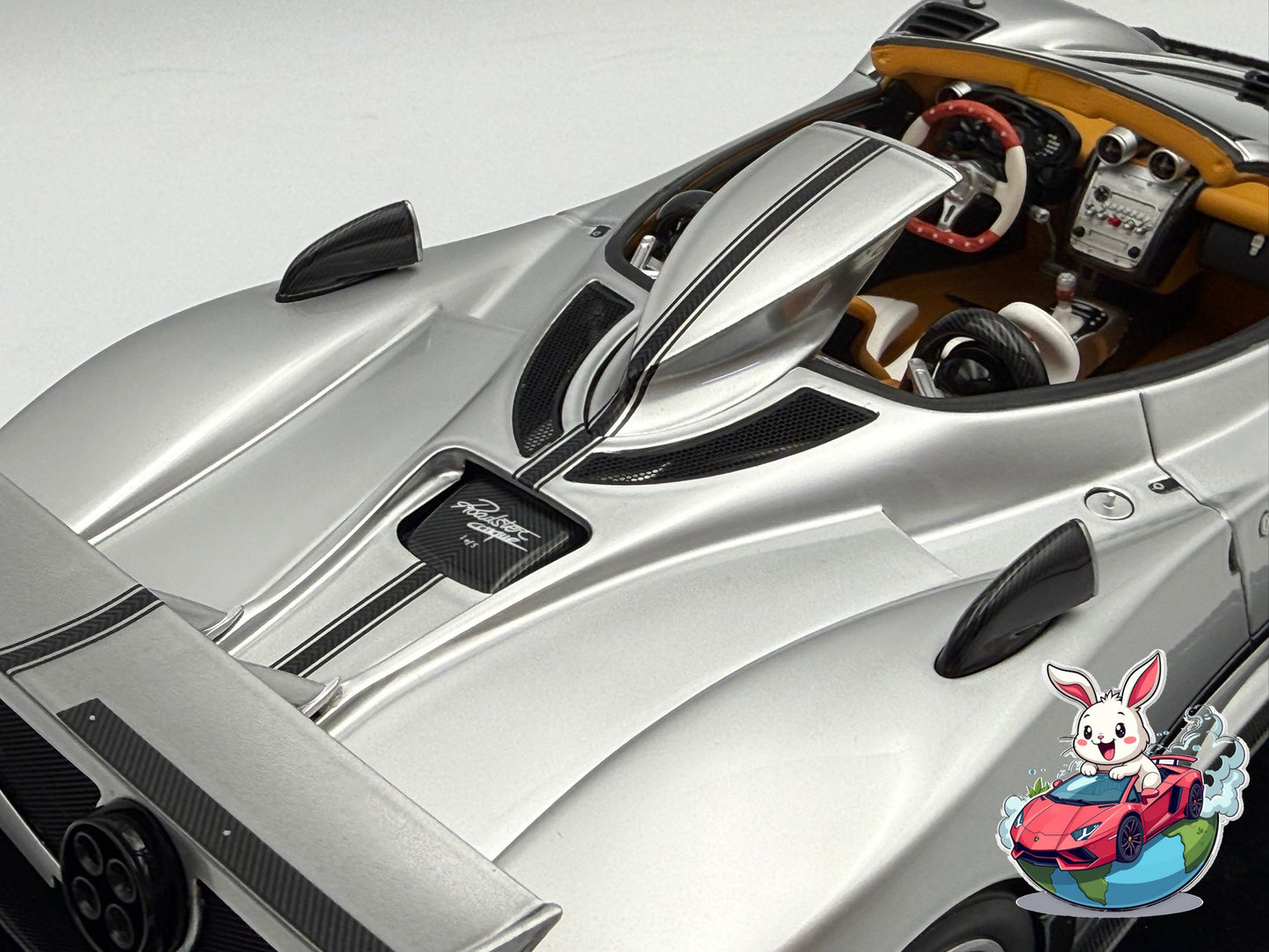 Henson & Heaven 1:18 Pagani Zonda Cinque Roadster (Liquid Silver)