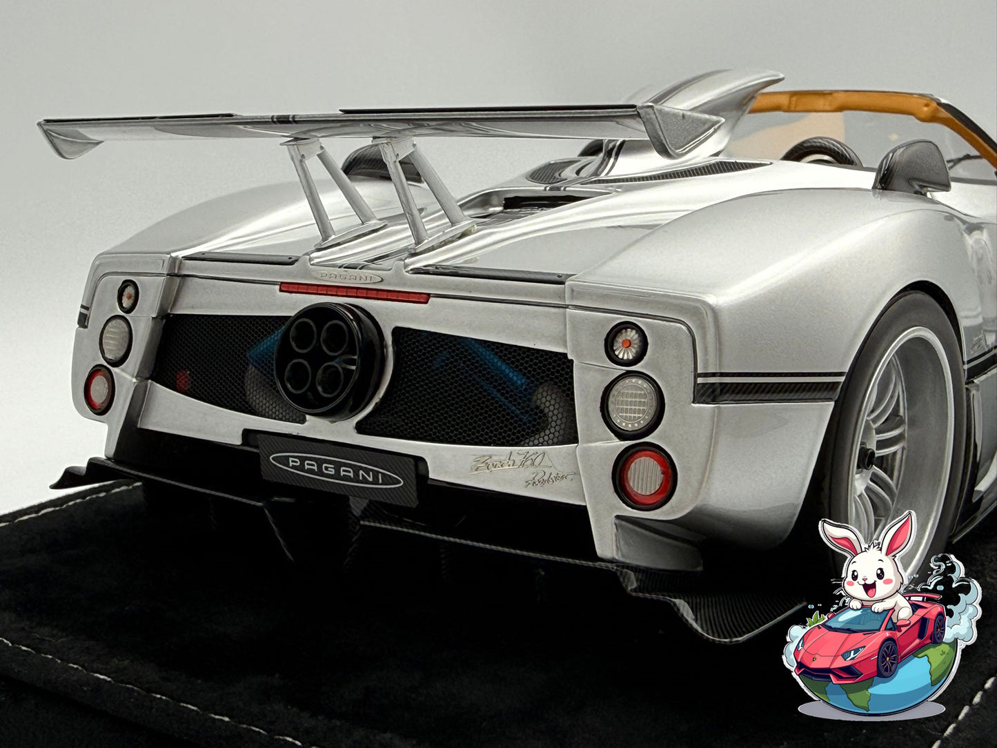 Henson & Heaven 1:18 Pagani Zonda Cinque Roadster (Liquid Silver)