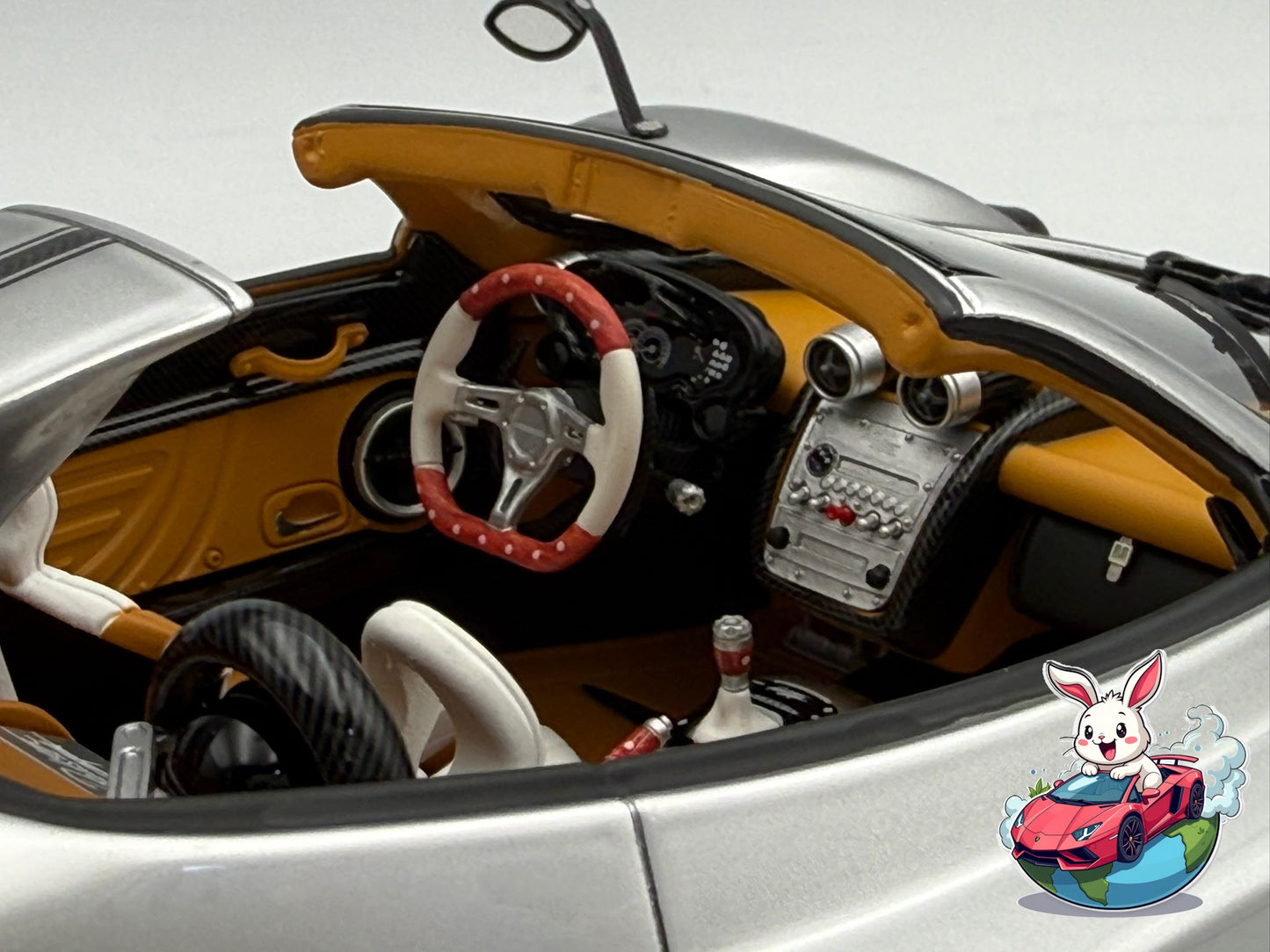 Henson & Heaven 1:18 Pagani Zonda Cinque Roadster (Liquid Silver)
