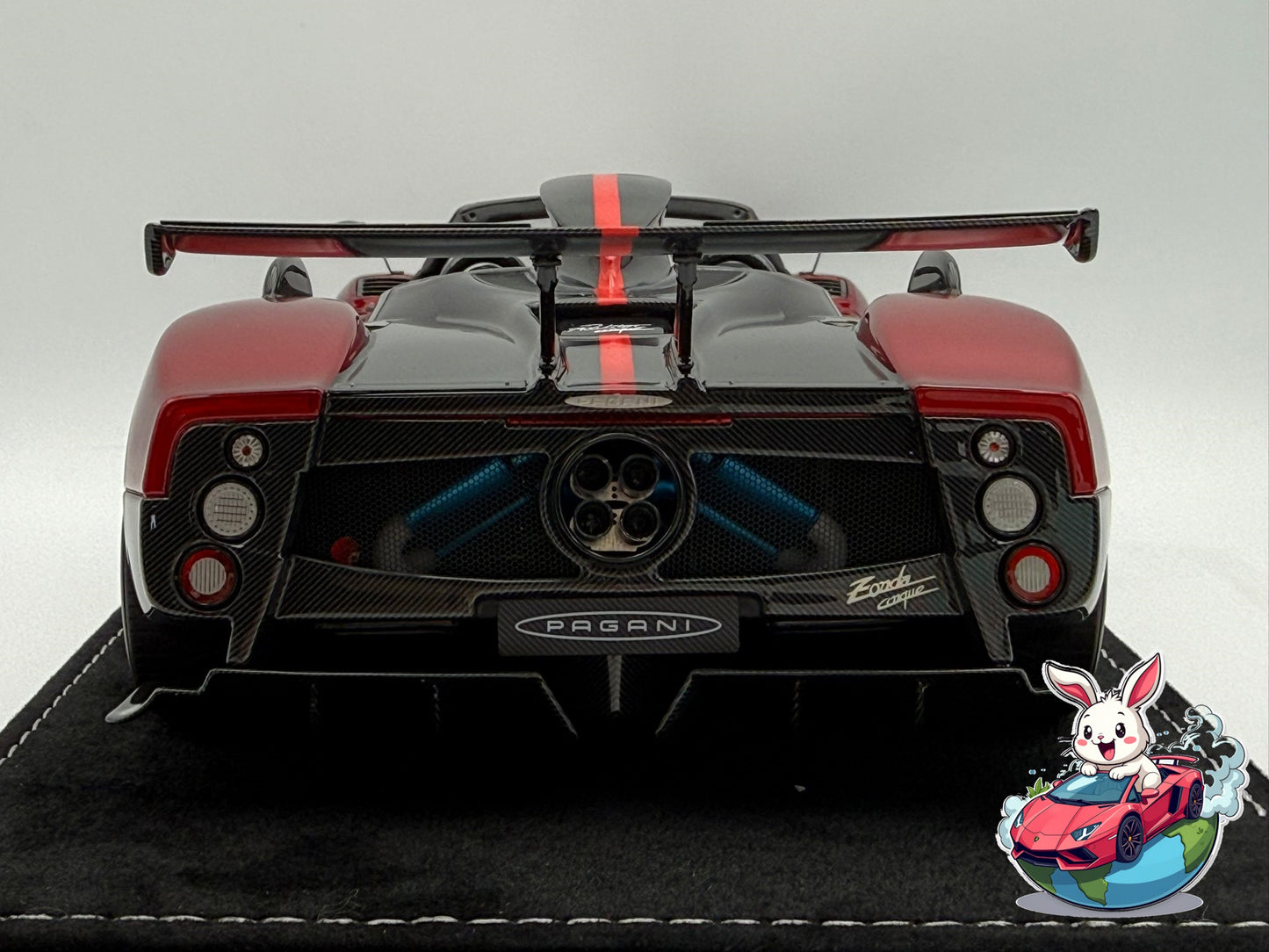 Henson & Heaven 1:18 Pagani Zonda Cinque Roadster (Red/Carbon Fiber)