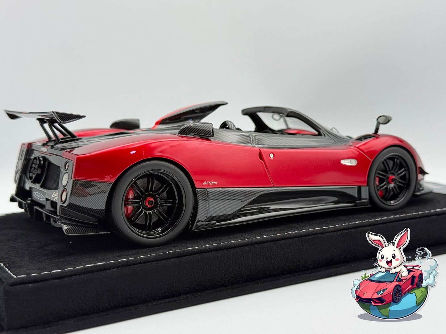 Henson & Heaven 1:18 Pagani Zonda Cinque Roadster (Red/Carbon Fiber)