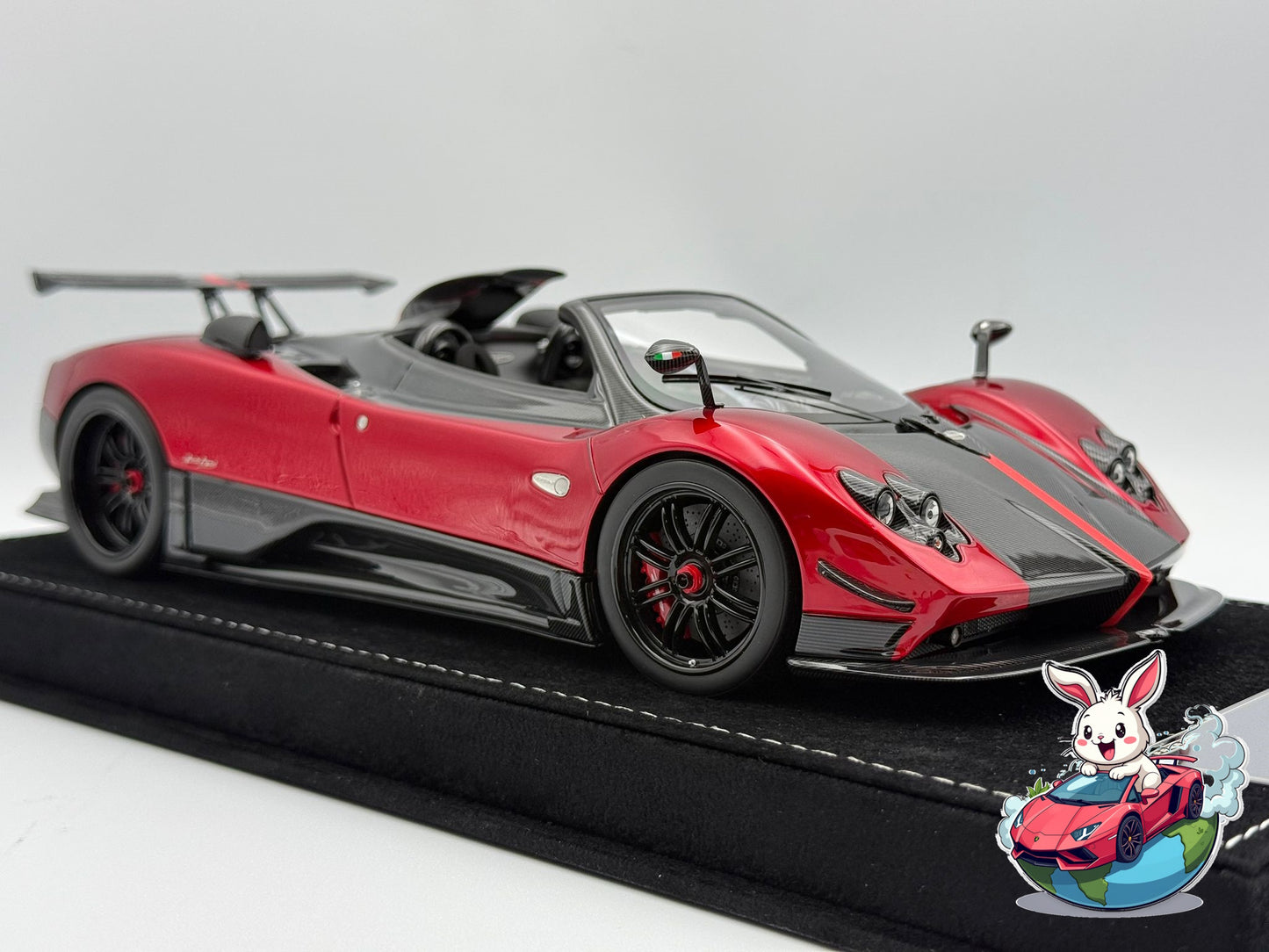 Henson & Heaven 1:18 Pagani Zonda Cinque Roadster (Red/Carbon Fiber)