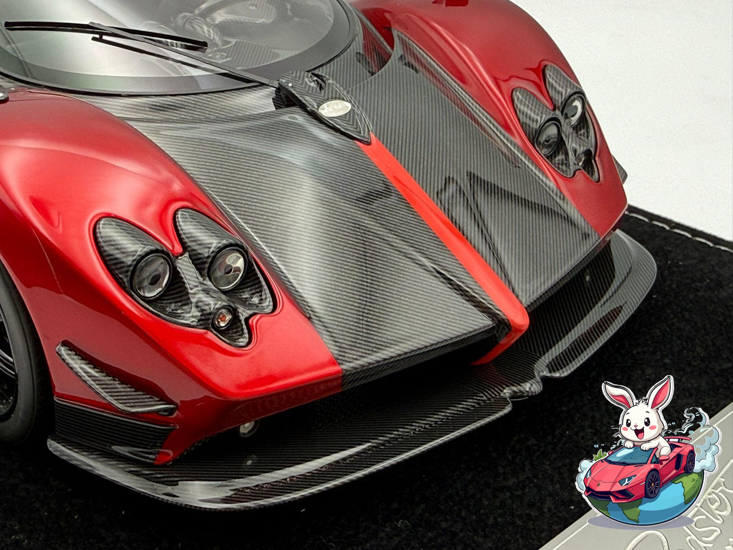 Henson & Heaven 1:18 Pagani Zonda Cinque Roadster (Red/Carbon Fiber)