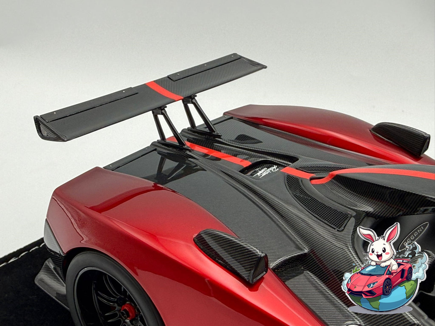Henson & Heaven 1:18 Pagani Zonda Cinque Roadster (Red/Carbon Fiber)