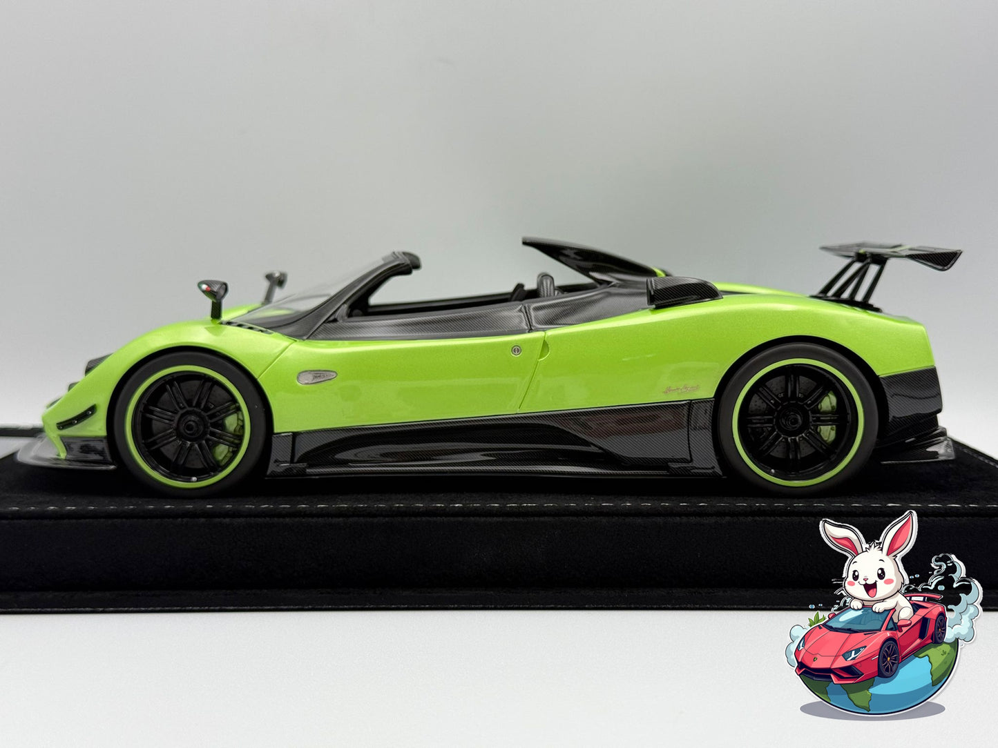 Henson & Heaven 1:18 Pagani Zonda Cinque Roadster (Green/Carbon Fiber)