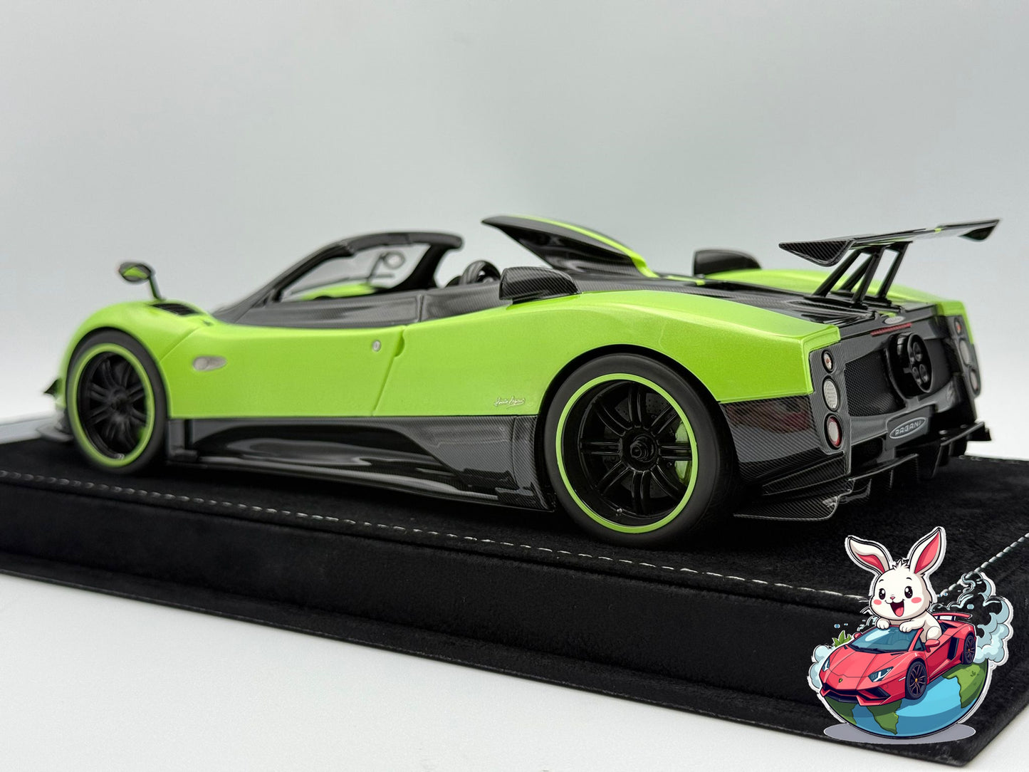 Henson & Heaven 1:18 Pagani Zonda Cinque Roadster (Green/Carbon Fiber)