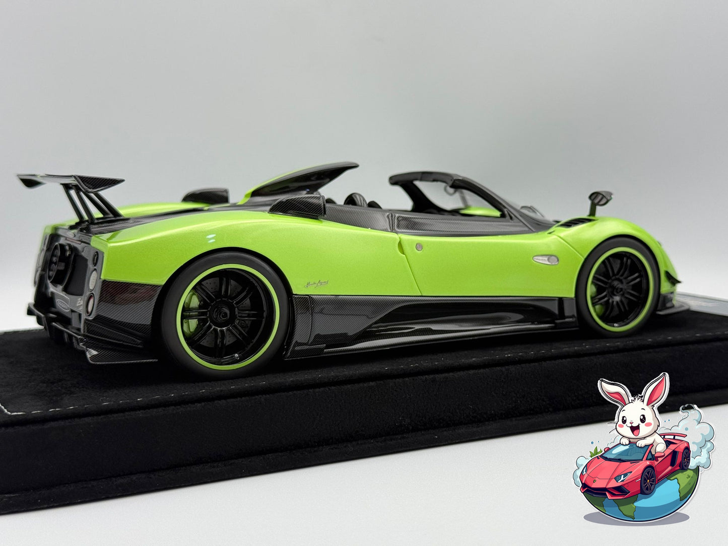 Henson & Heaven 1:18 Pagani Zonda Cinque Roadster (Green/Carbon Fiber)