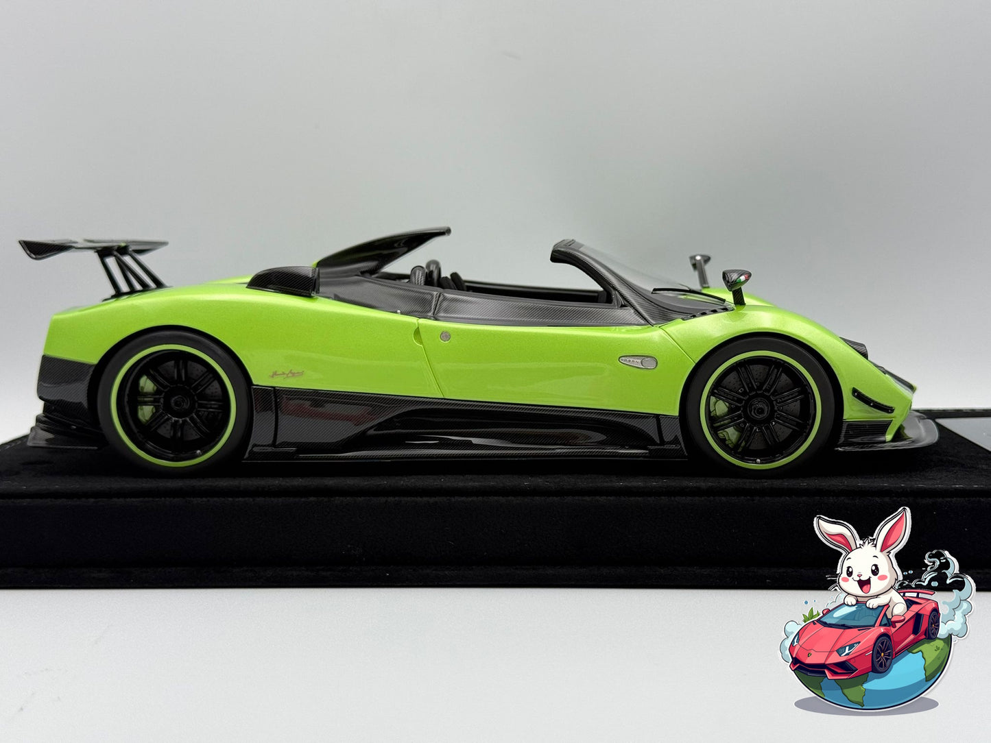 Henson & Heaven 1:18 Pagani Zonda Cinque Roadster (Green/Carbon Fiber)