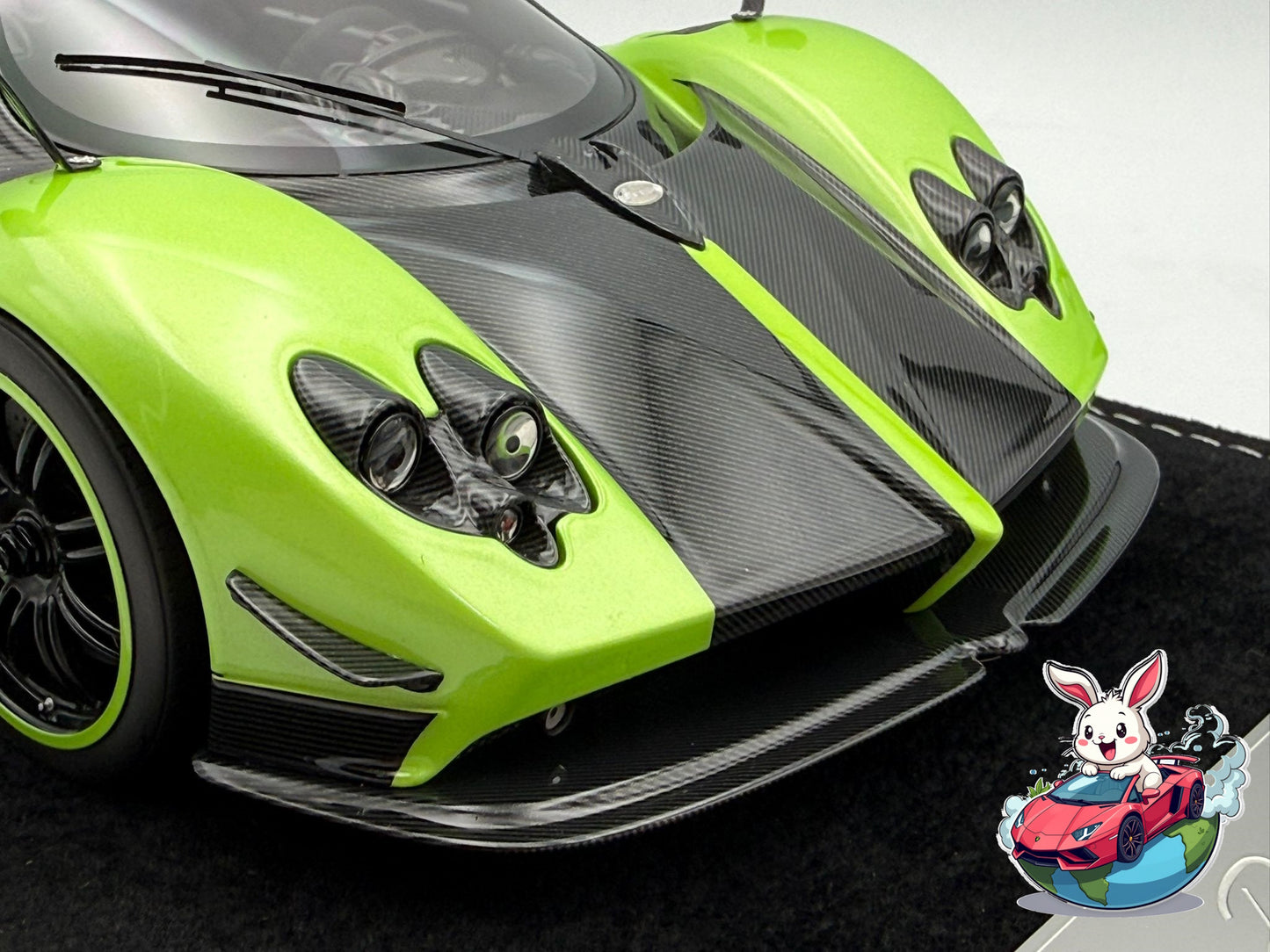 Henson & Heaven 1:18 Pagani Zonda Cinque Roadster (Green/Carbon Fiber)