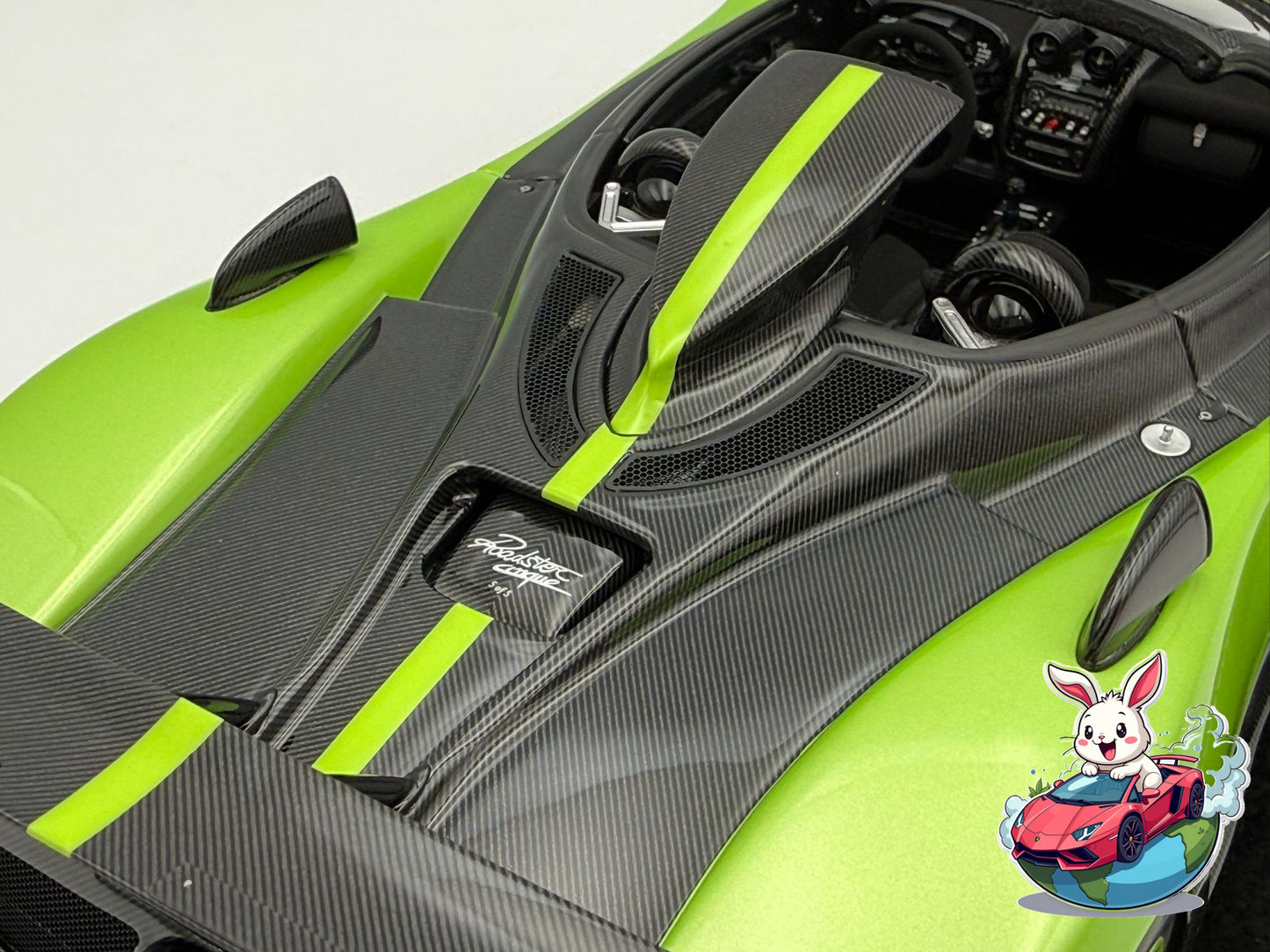 Henson & Heaven 1:18 Pagani Zonda Cinque Roadster (Green/Carbon Fiber)