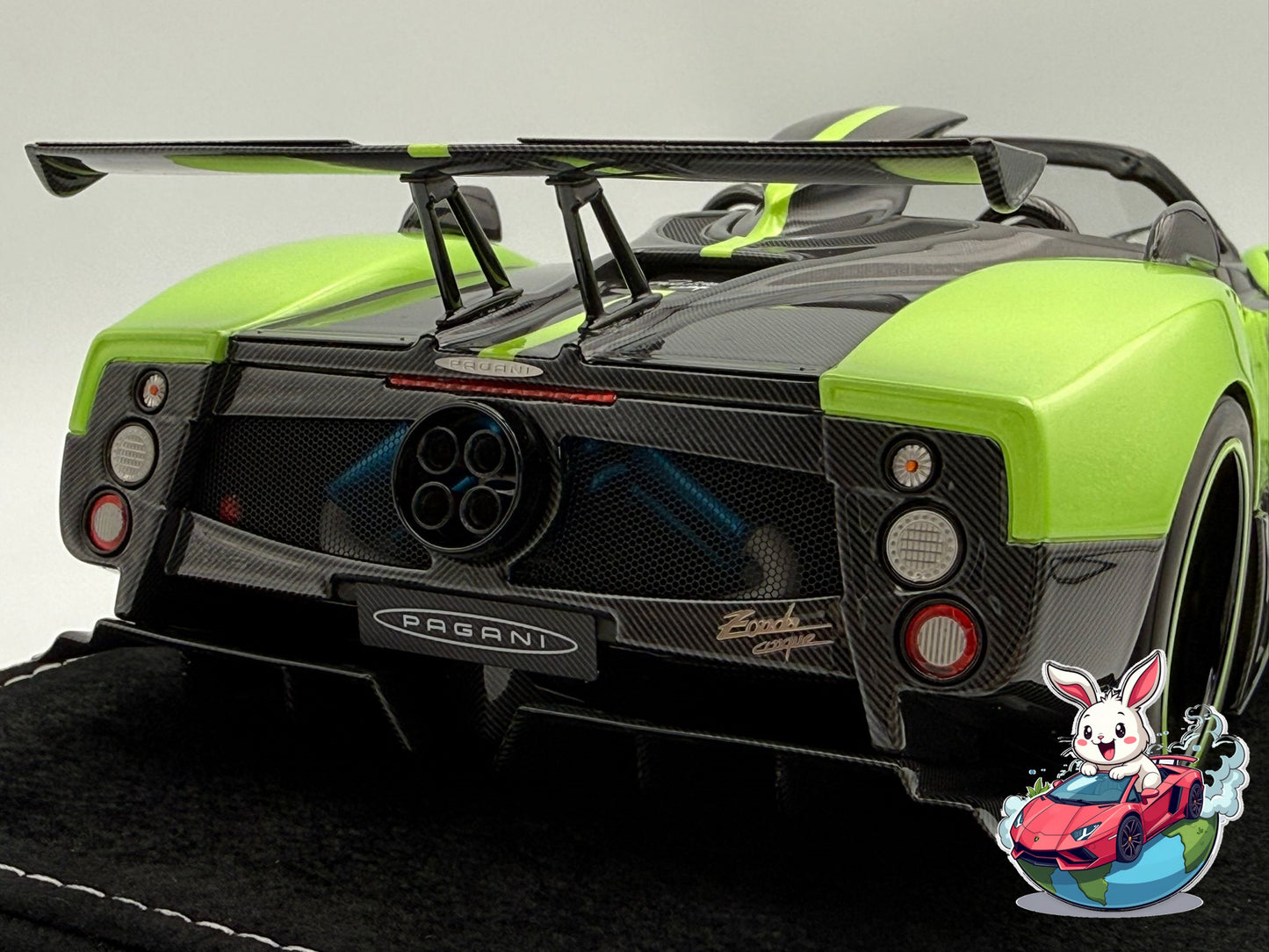 Henson & Heaven 1:18 Pagani Zonda Cinque Roadster (Green/Carbon Fiber)