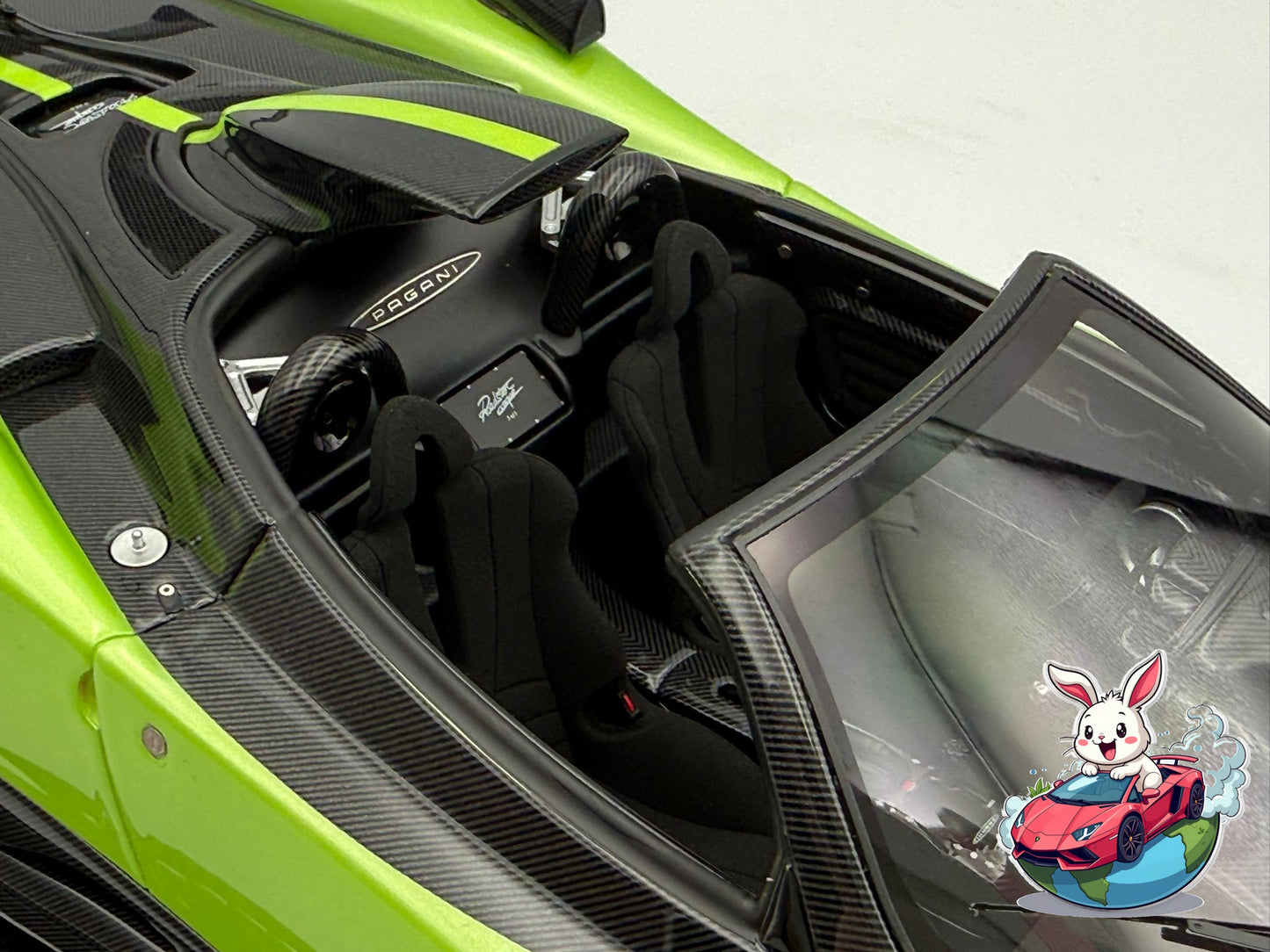 Henson & Heaven 1:18 Pagani Zonda Cinque Roadster (Green/Carbon Fiber)