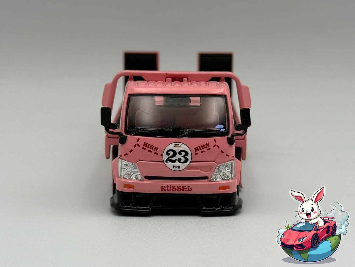 Cool Car 1:64 Hino H300 ‘Pink Pig’