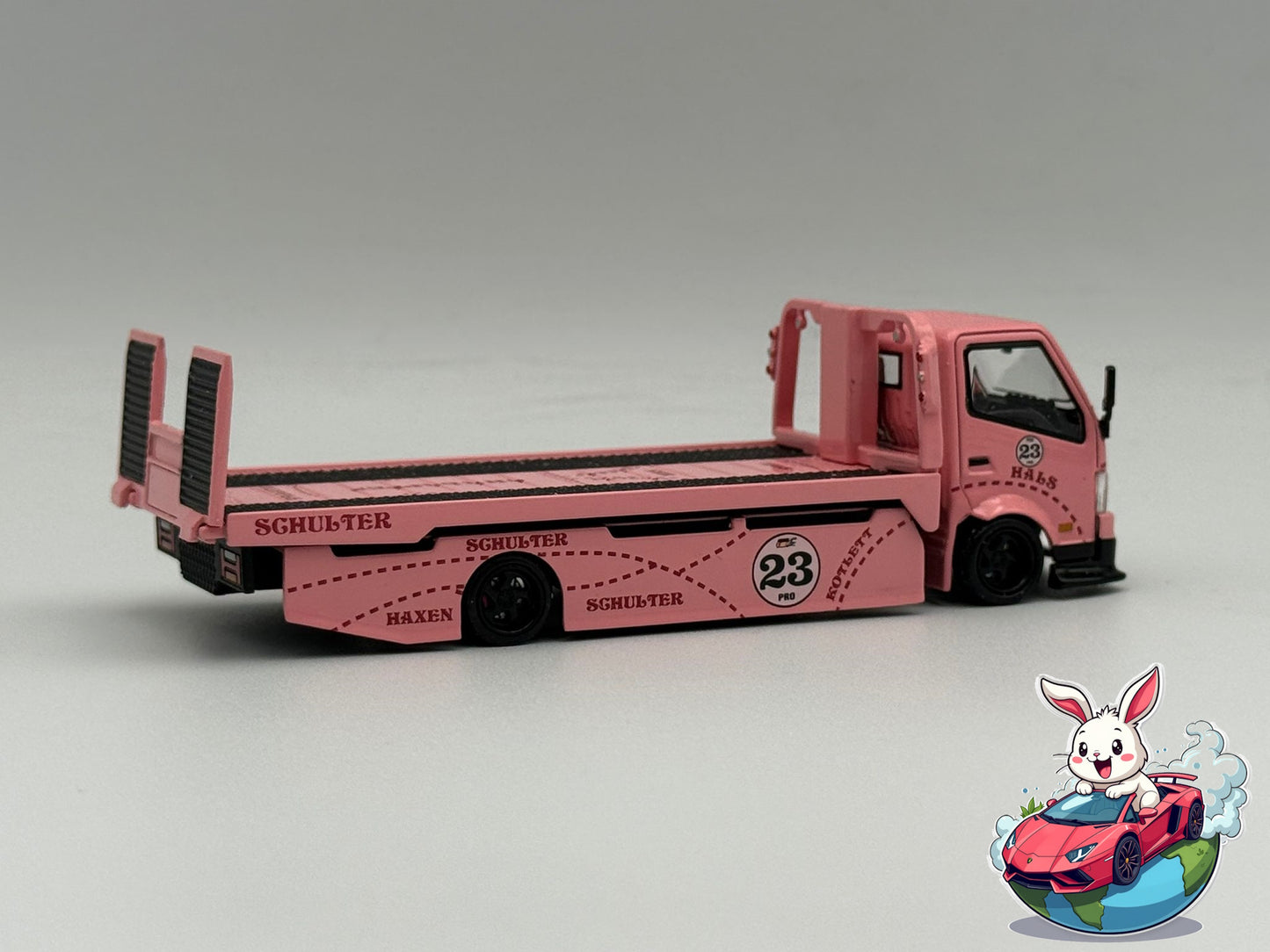 Cool Car 1:64 Hino H300 ‘Pink Pig’